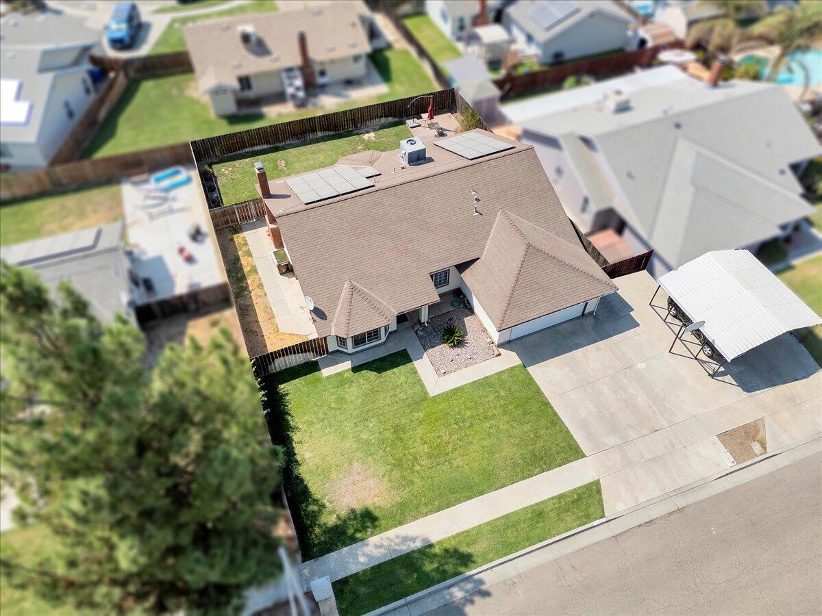 1395 Pine Dr, Lemoore, CA 93245