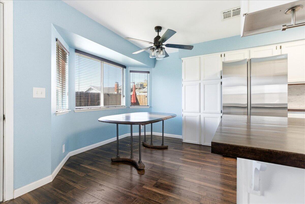 1395 Pine Dr, Lemoore, CA 93245