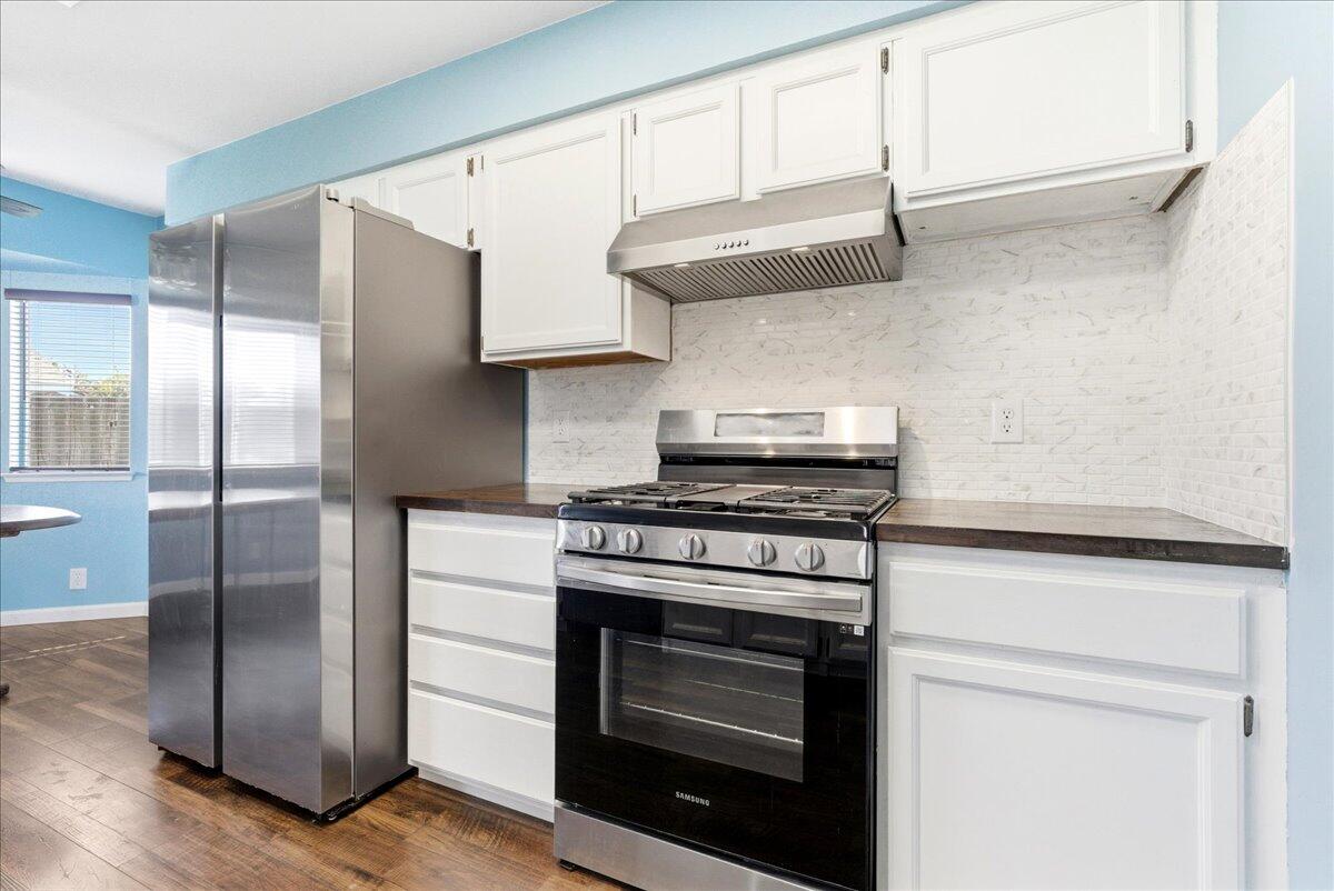 1395 Pine Dr, Lemoore, CA 93245