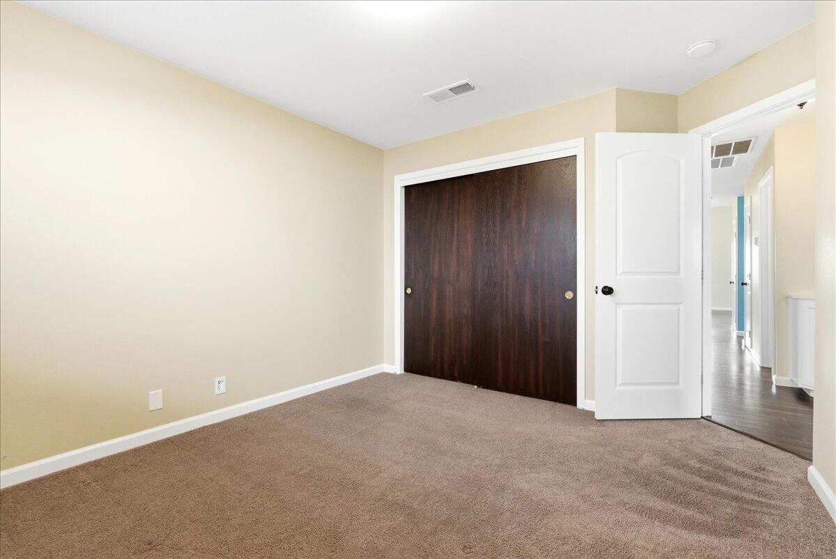 1395 Pine Dr, Lemoore, CA 93245