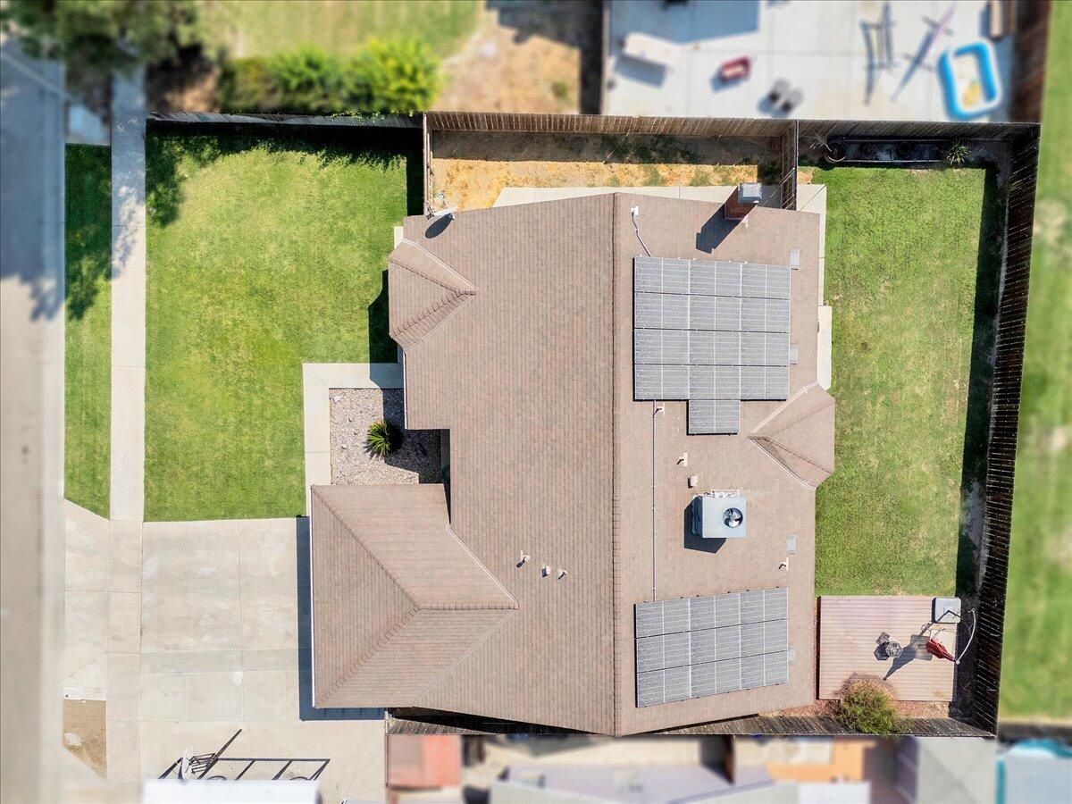 1395 Pine Dr, Lemoore, CA 93245