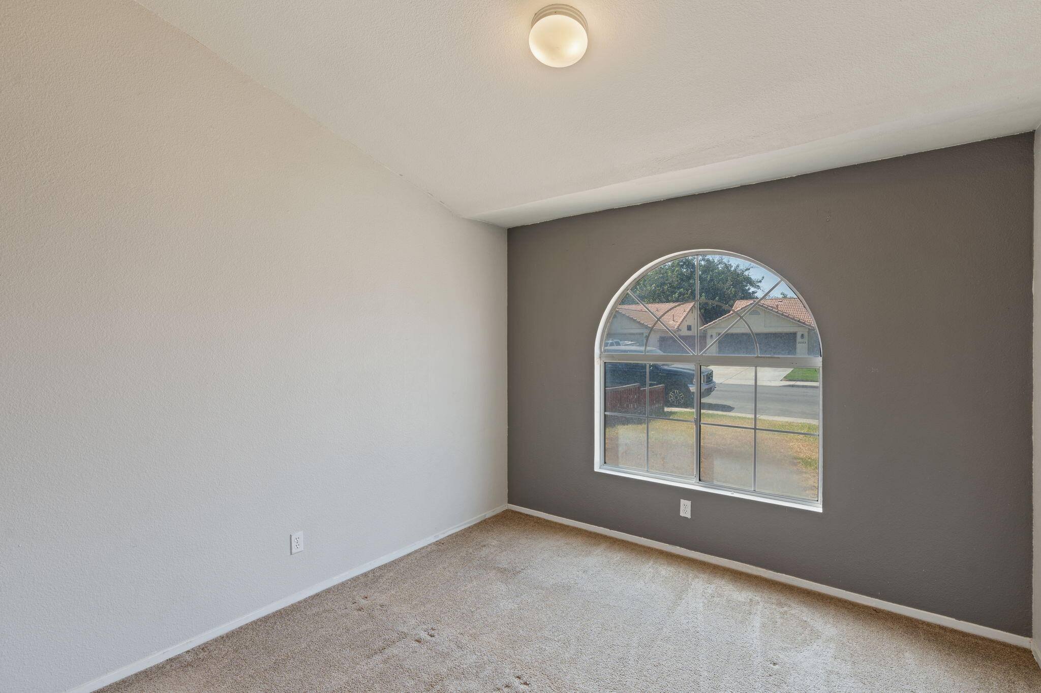 2066 Hastings Dr, Los Banos, CA 93635