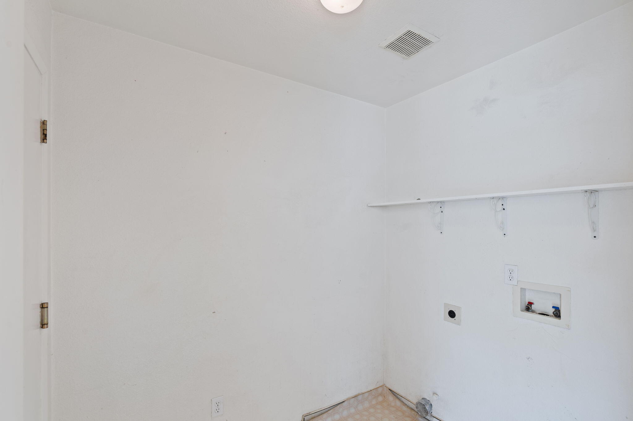 2066 Hastings Dr, Los Banos, CA 93635