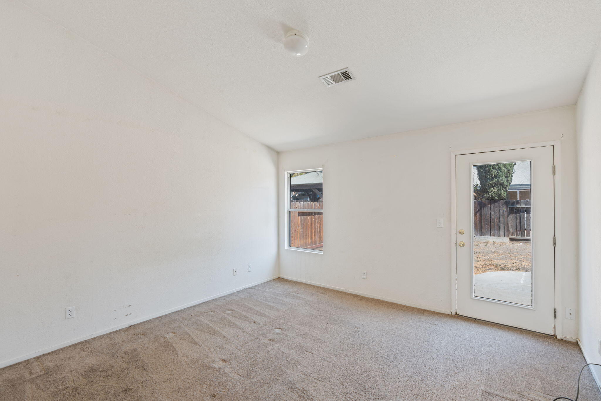 2066 Hastings Dr, Los Banos, CA 93635