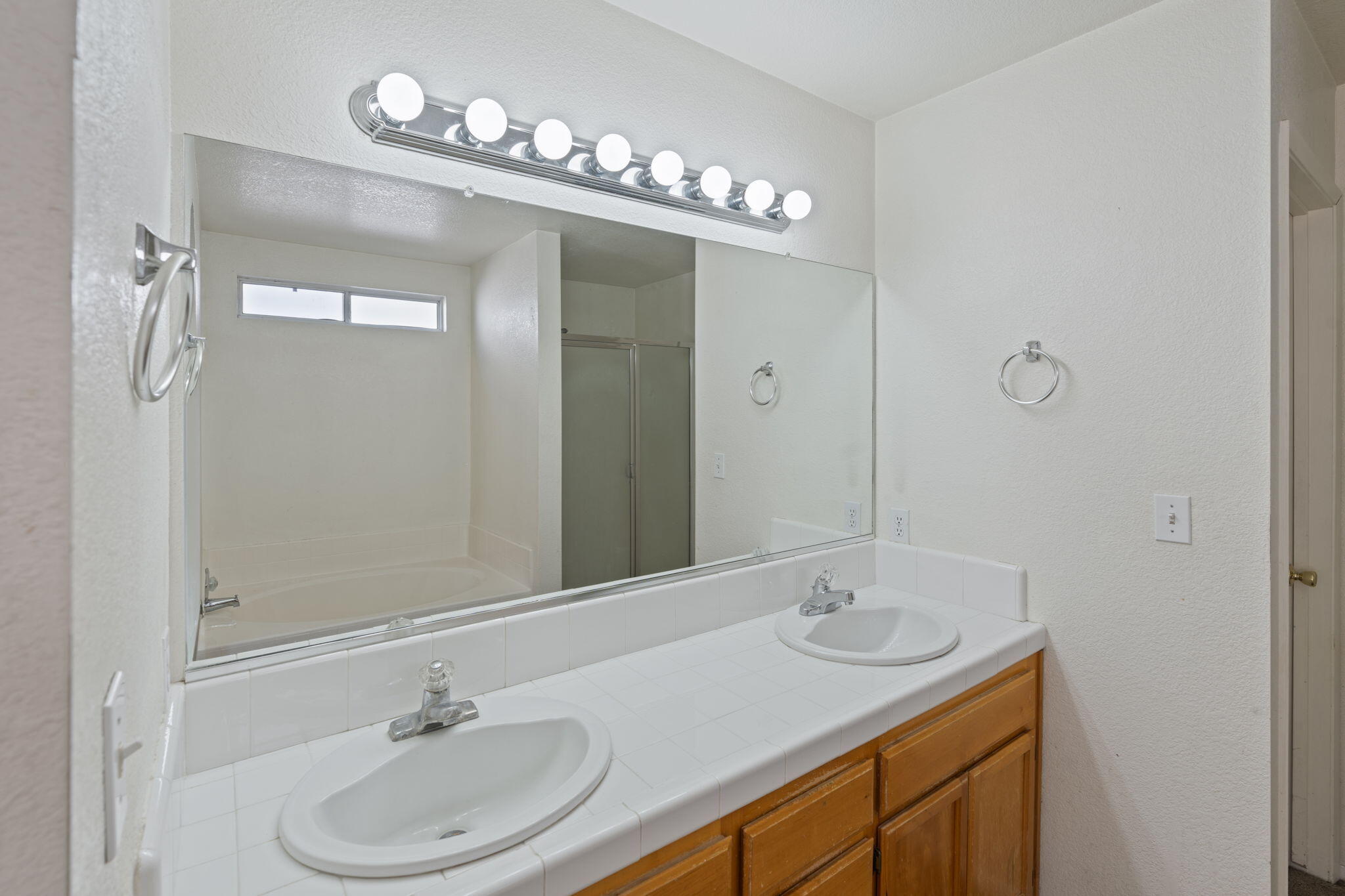 2066 Hastings Dr, Los Banos, CA 93635