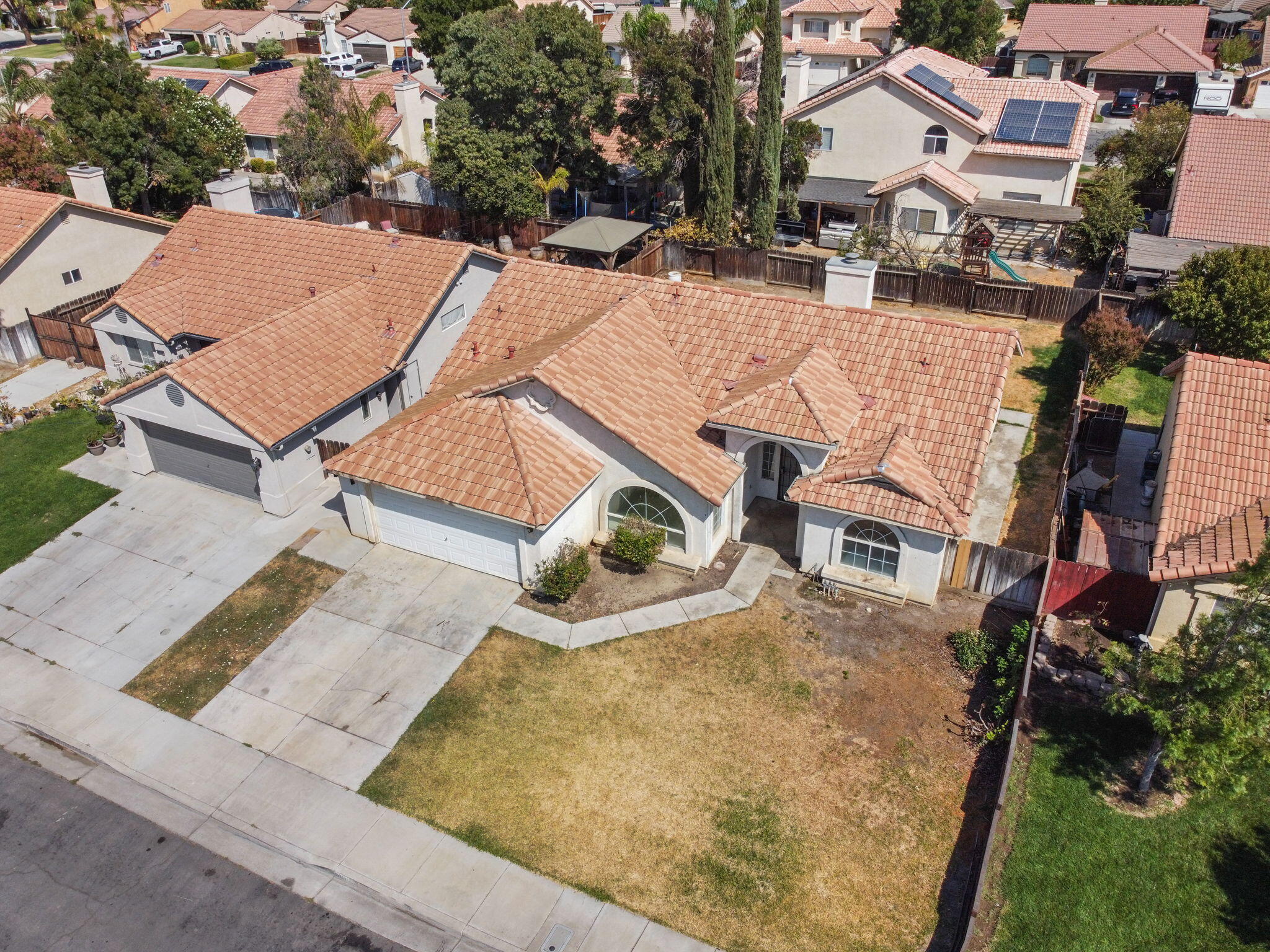 2066 Hastings Dr, Los Banos, CA 93635