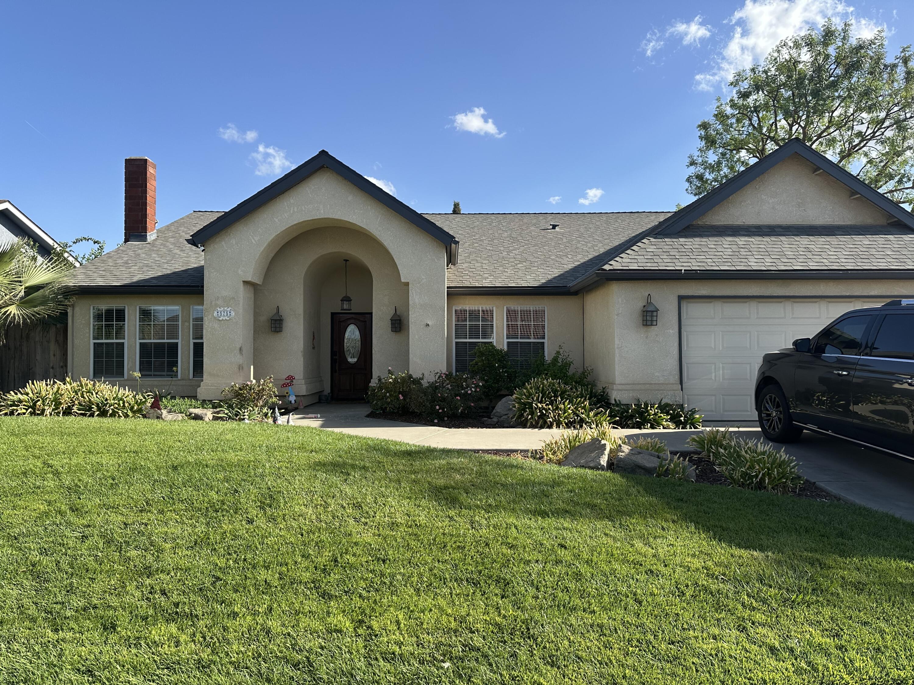 575 Encore Dr, Hanford, CA 93230