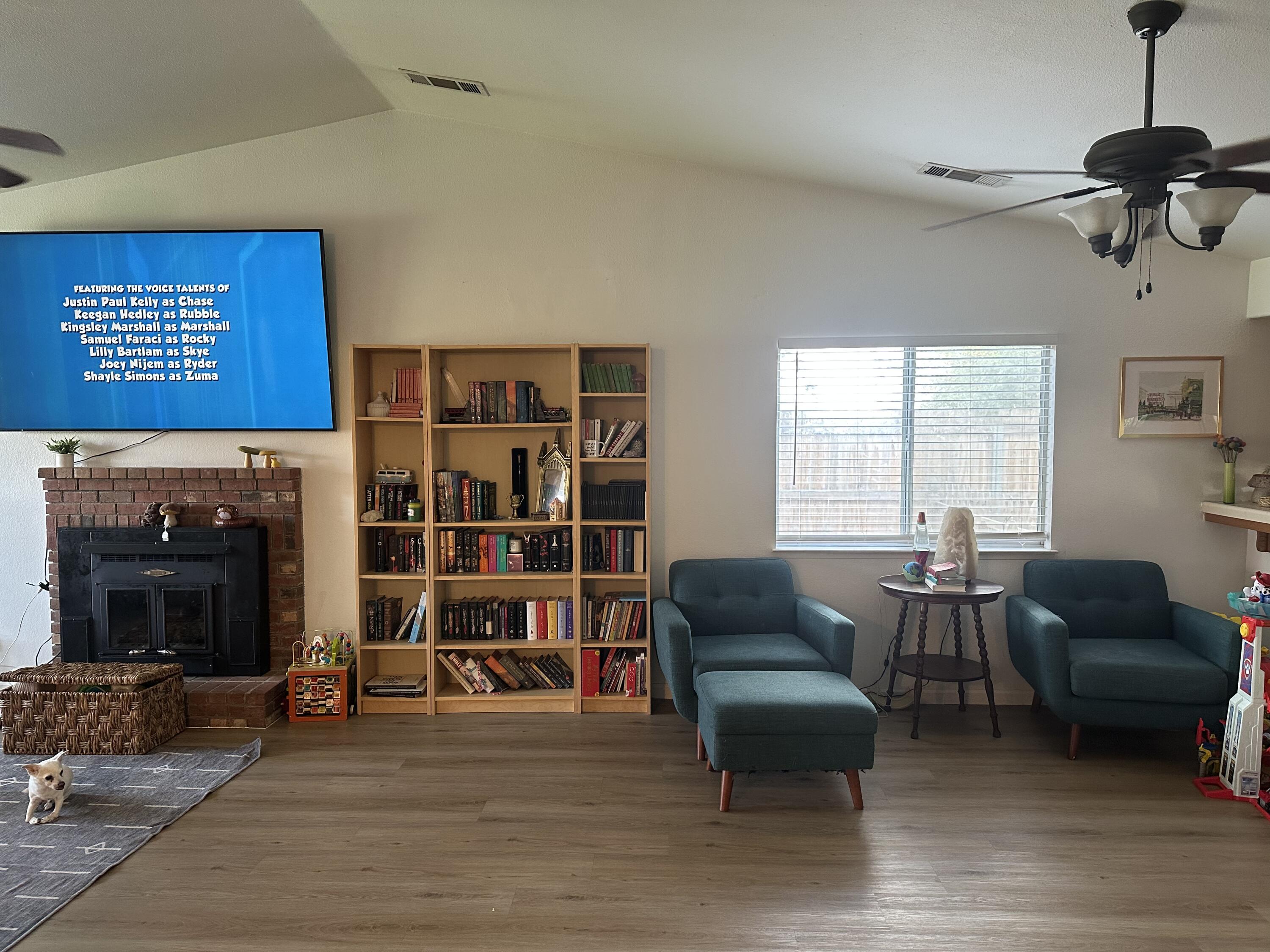 575 Encore Dr, Hanford, CA 93230