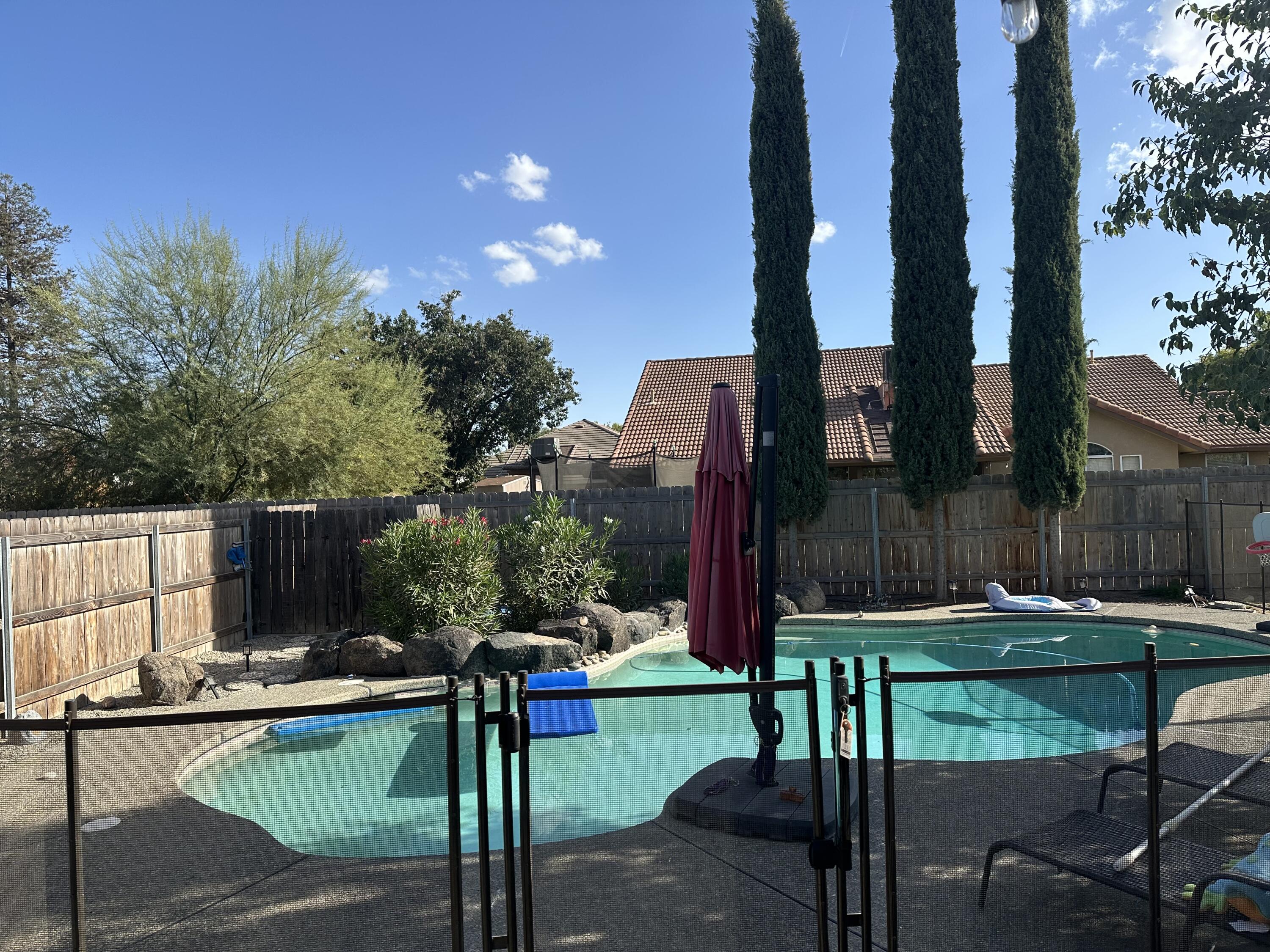 575 Encore Dr, Hanford, CA 93230
