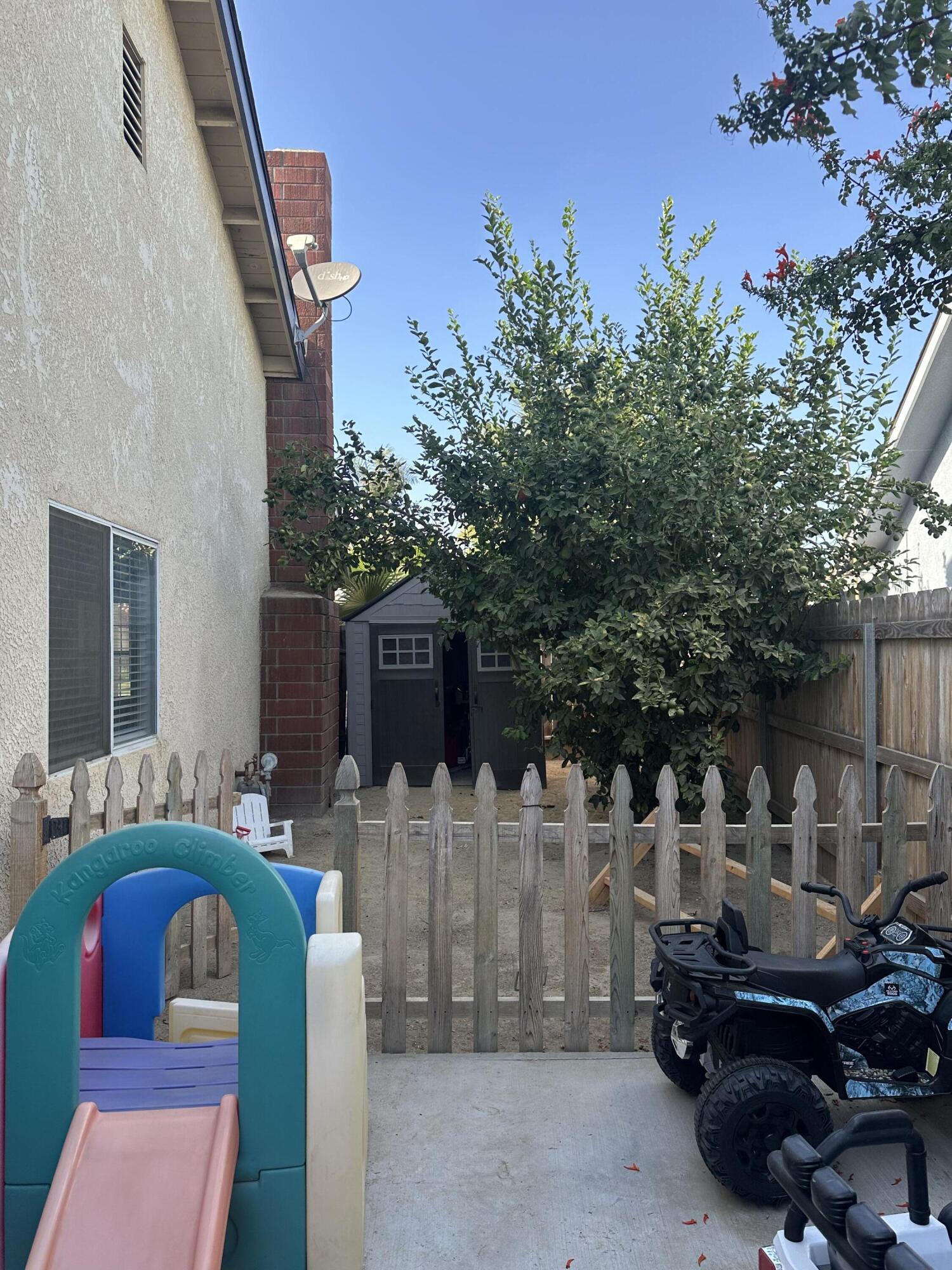575 Encore Dr, Hanford, CA 93230