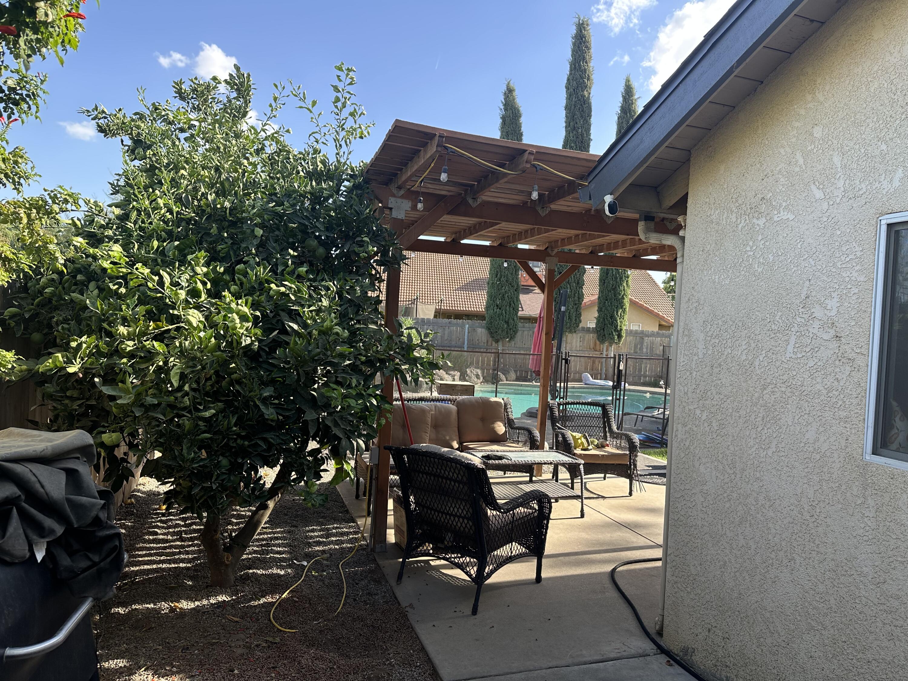 575 Encore Dr, Hanford, CA 93230