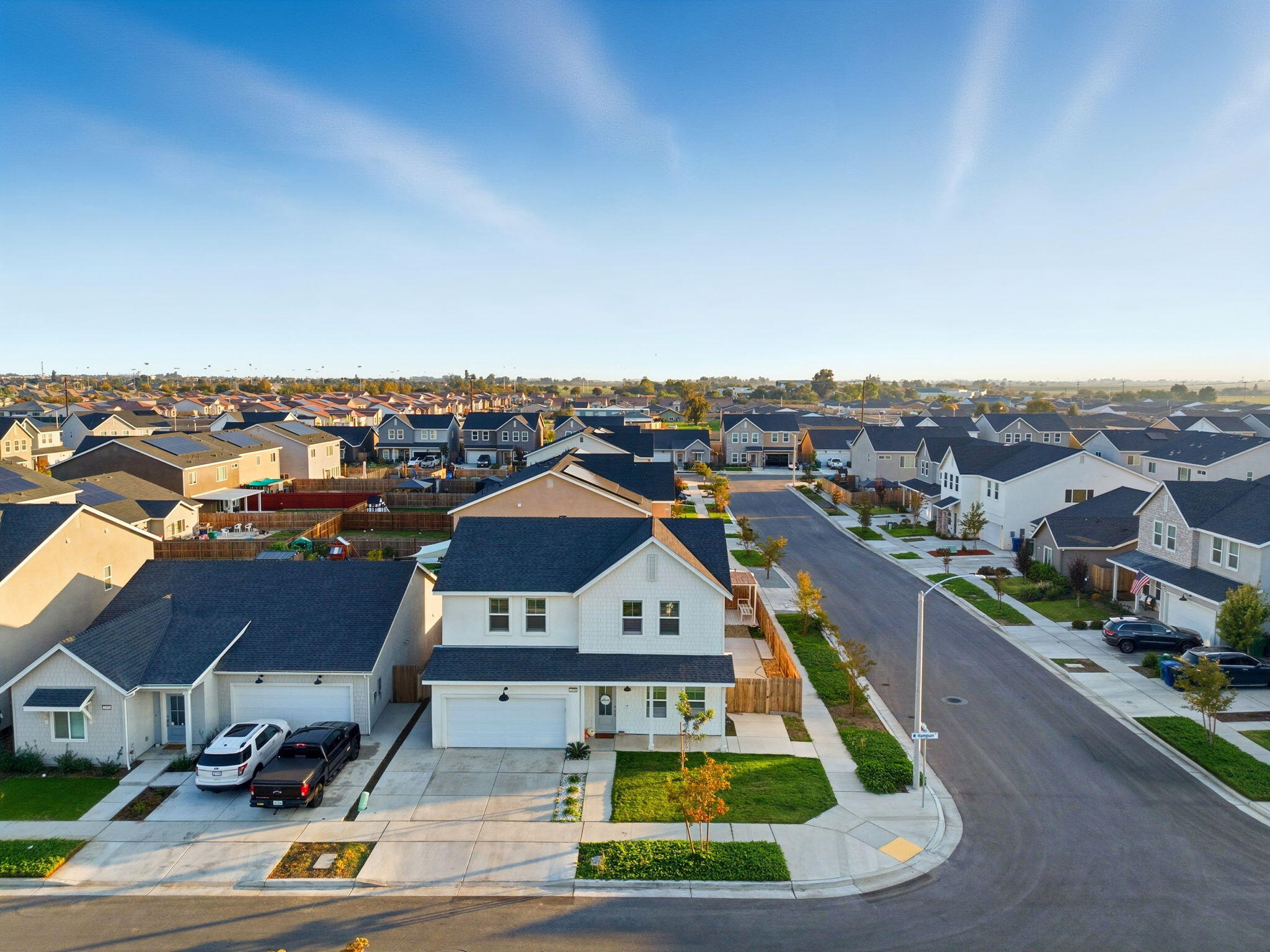 2459 W Hampton Dr, Hanford, CA 93230