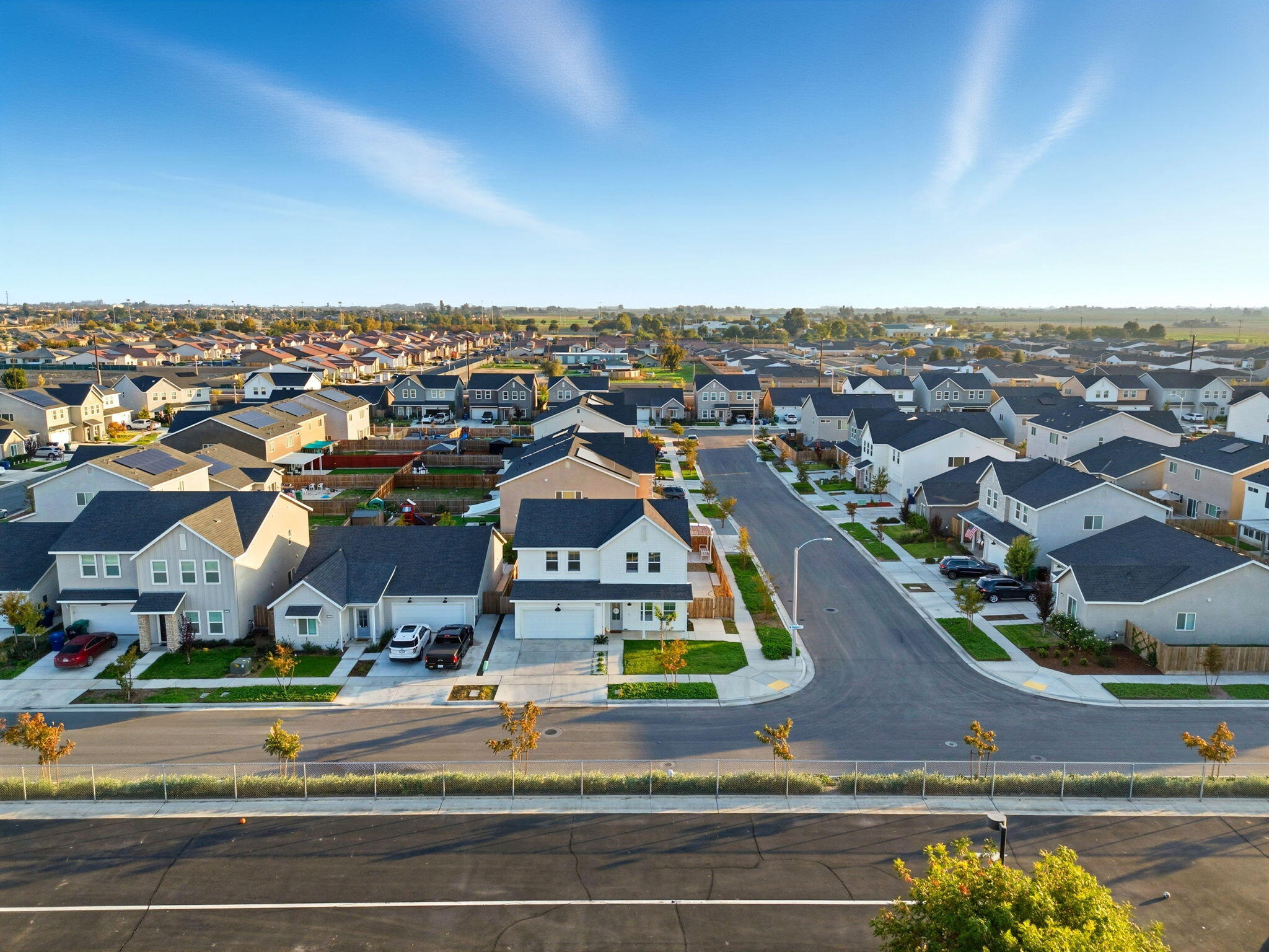 2459 W Hampton Dr, Hanford, CA 93230