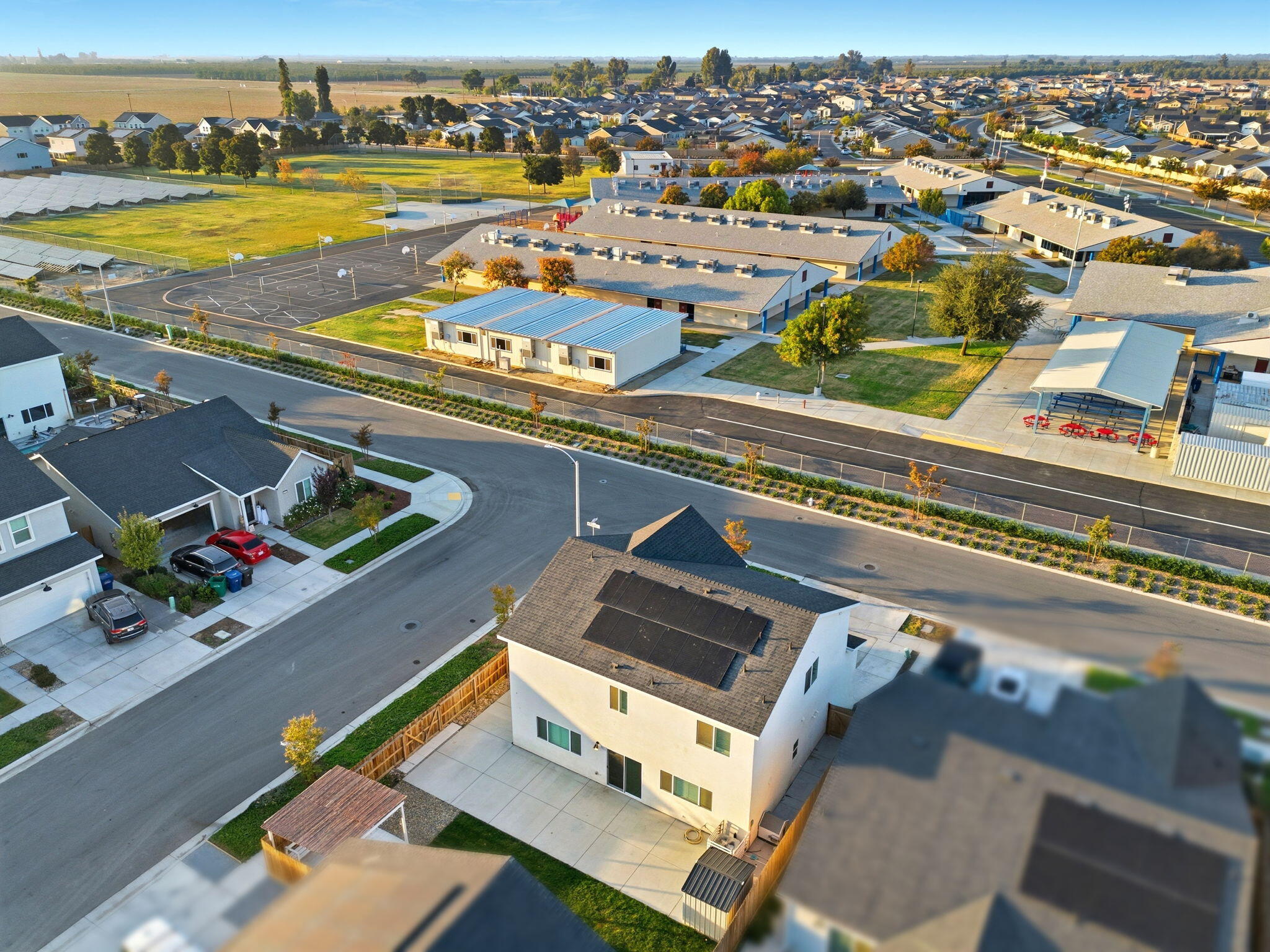 2459 W Hampton Dr, Hanford, CA 93230