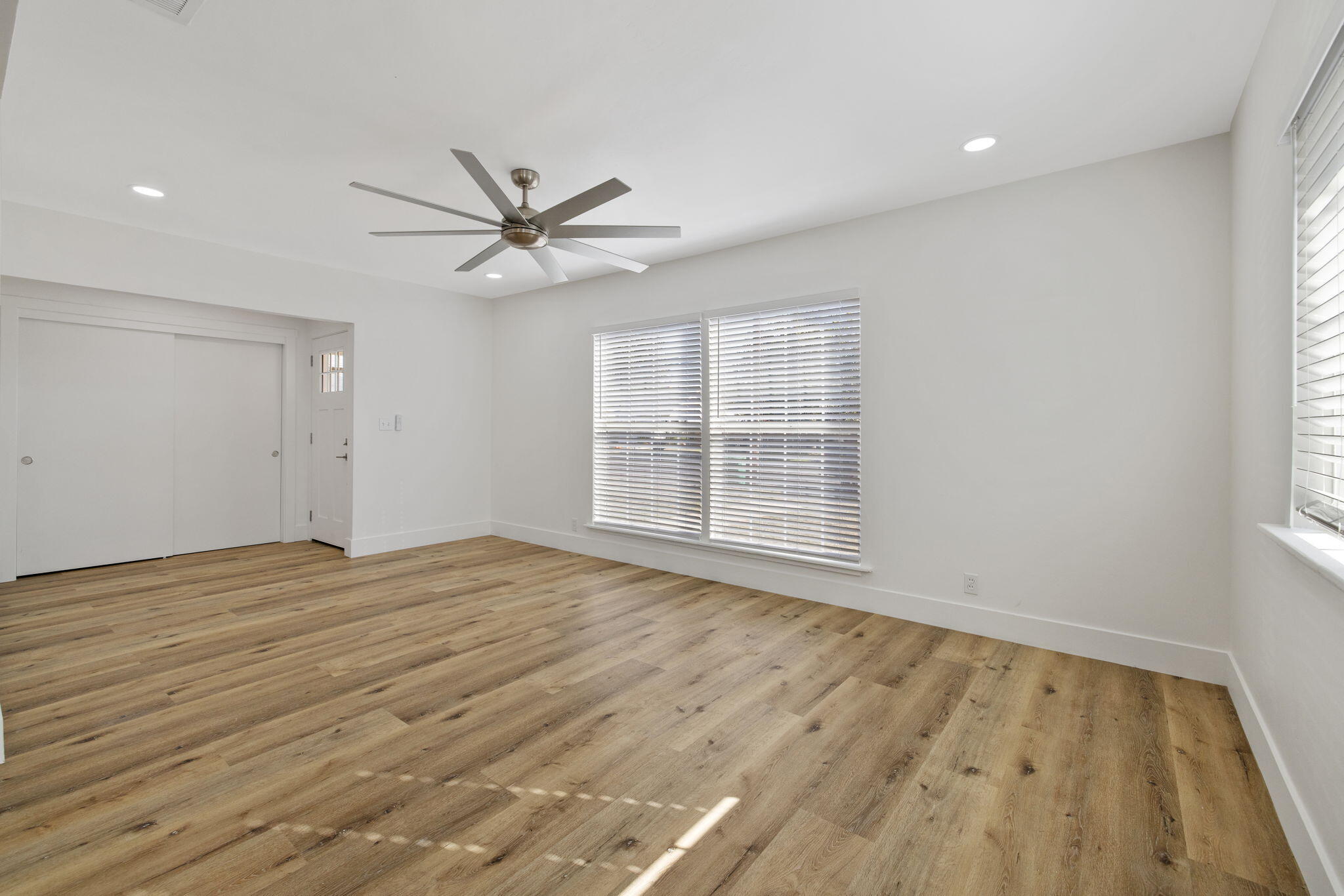 1404 Kaweah St, Hanford, CA 93230