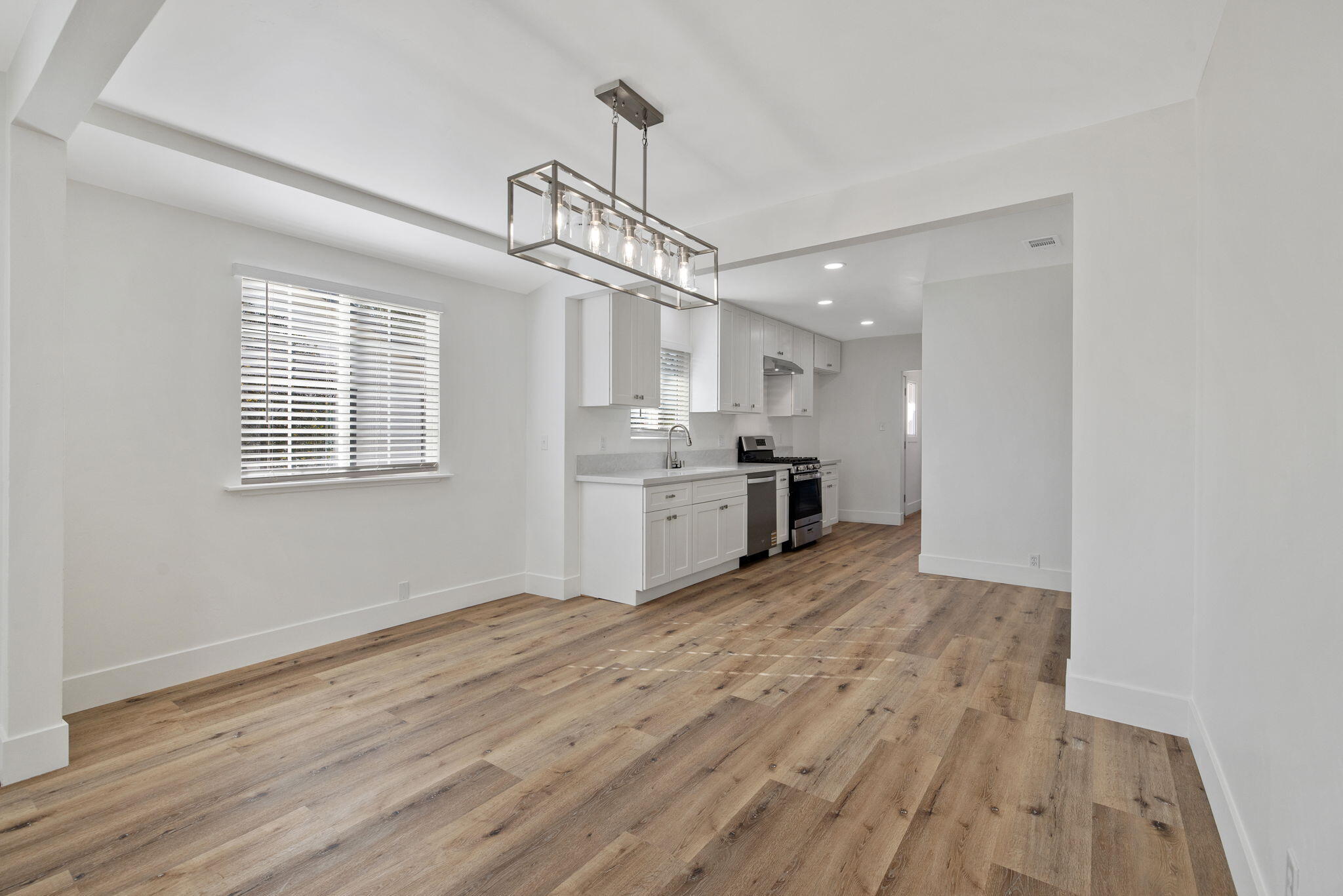 1404 Kaweah St, Hanford, CA 93230