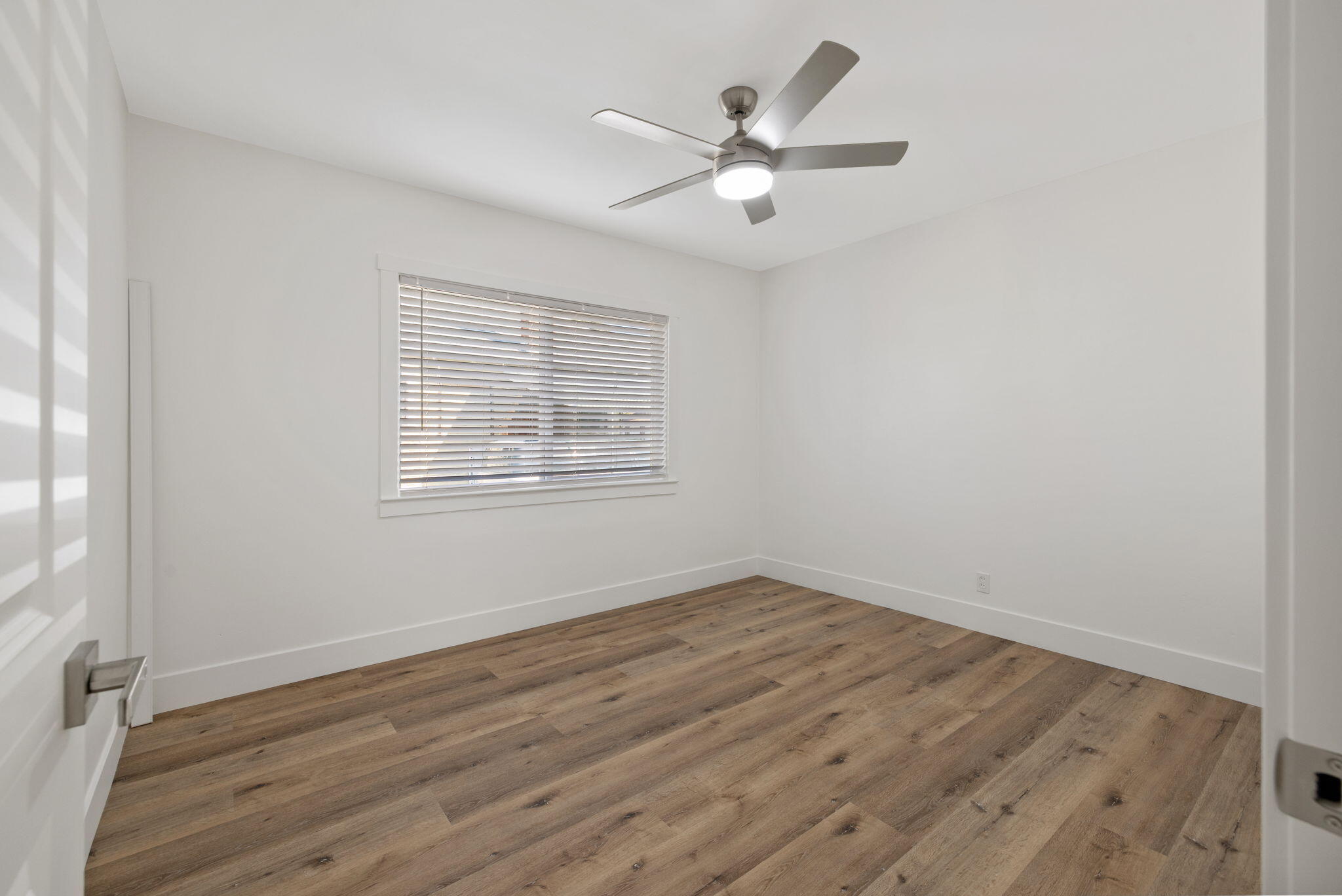 1404 Kaweah St, Hanford, CA 93230