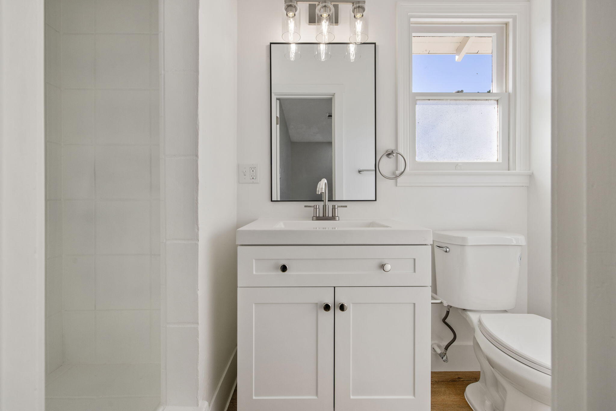 1404 Kaweah St, Hanford, CA 93230