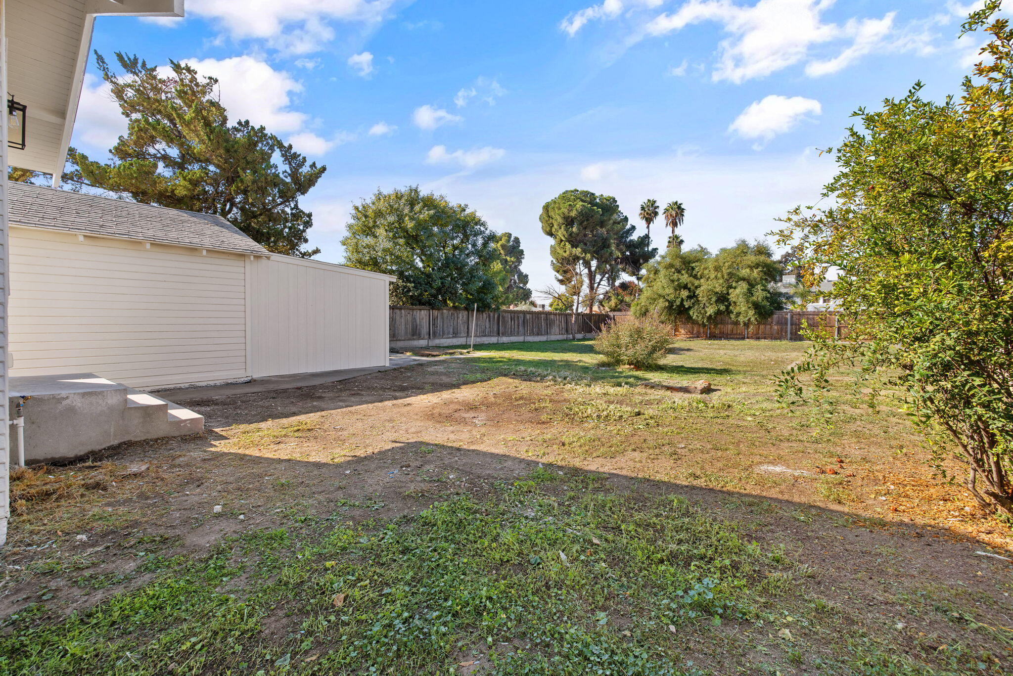 1404 Kaweah St, Hanford, CA 93230