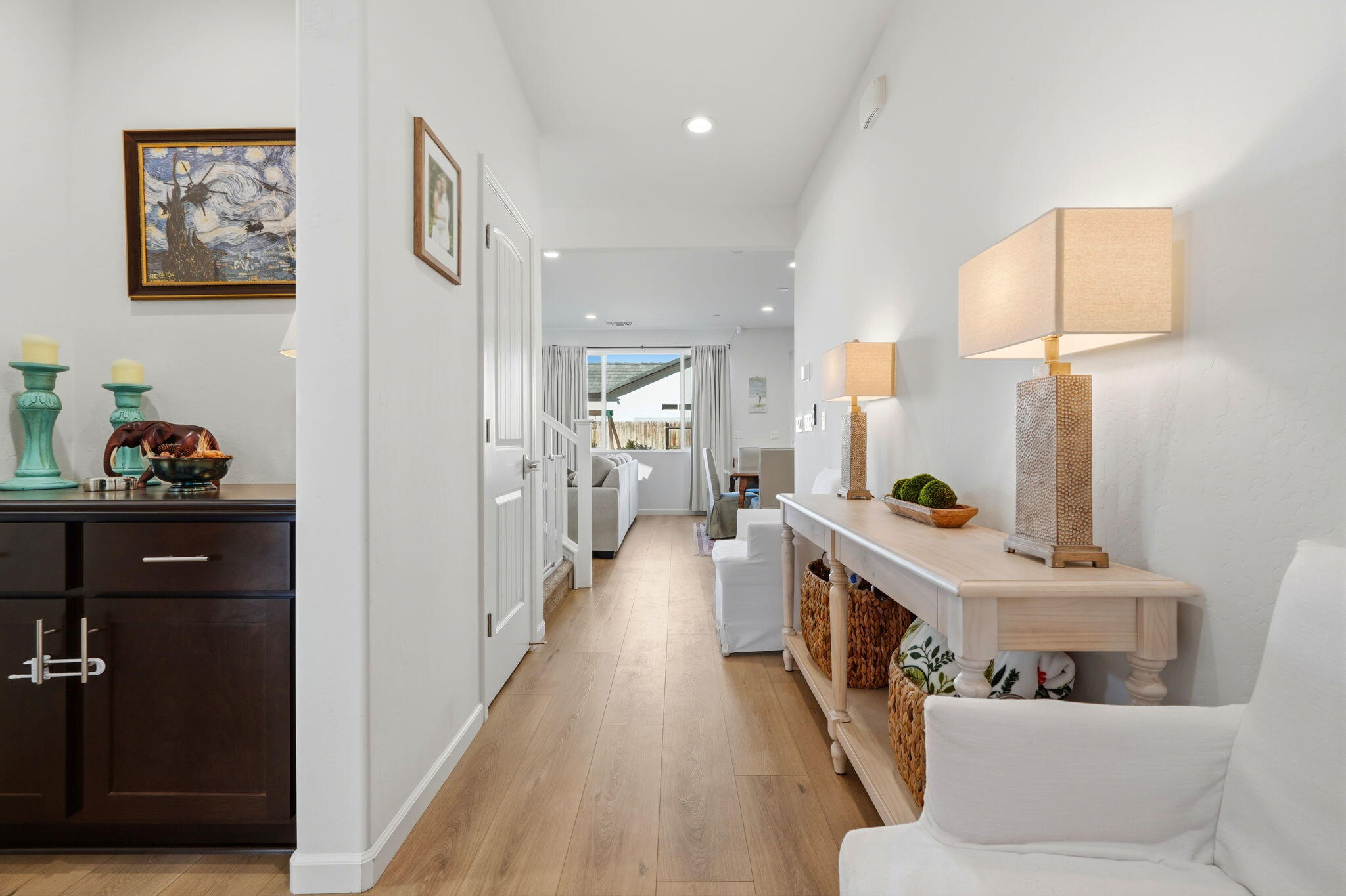 2566 Muscat Ct, Hanford, CA 93230