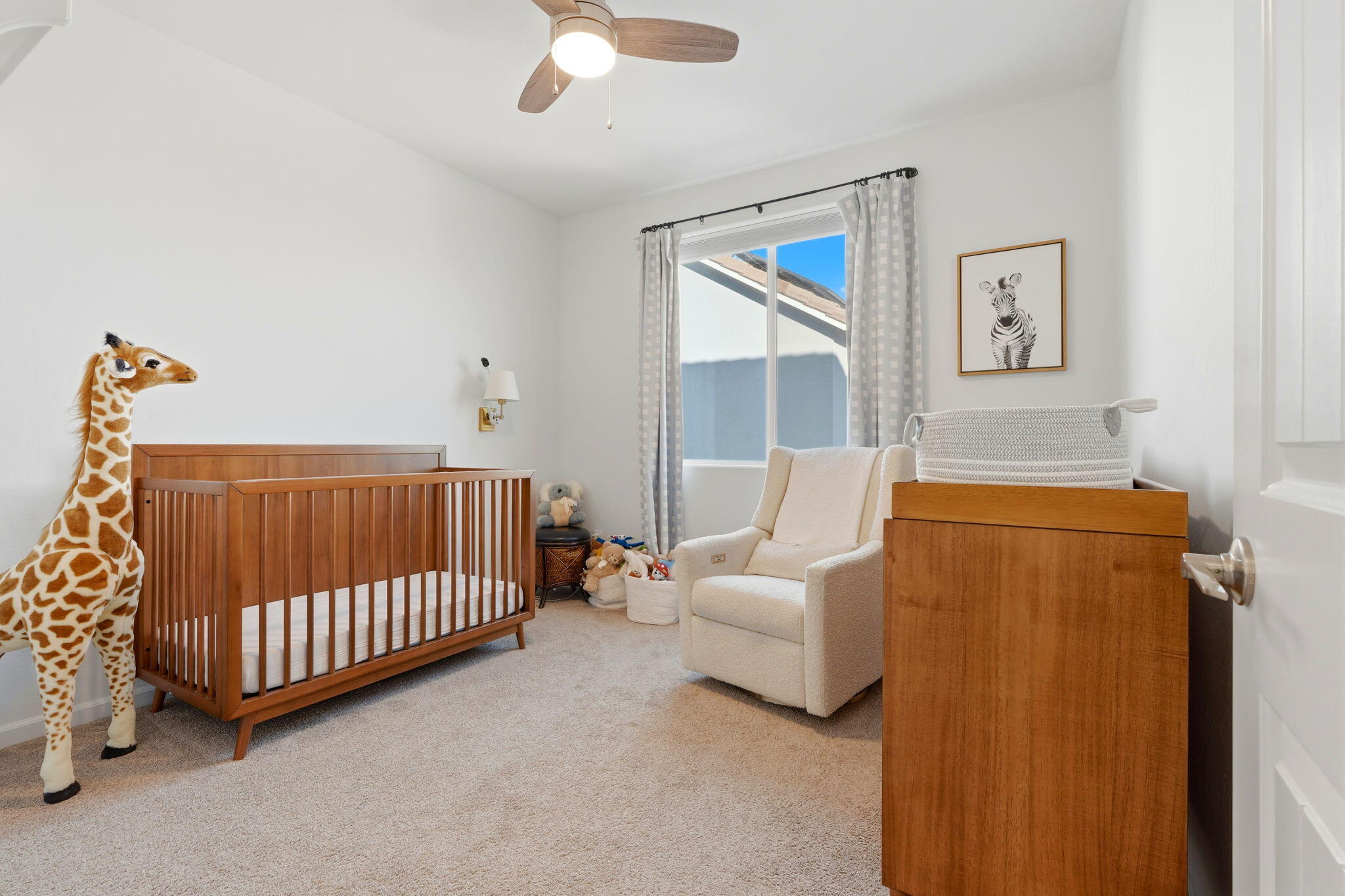 2566 Muscat Ct, Hanford, CA 93230