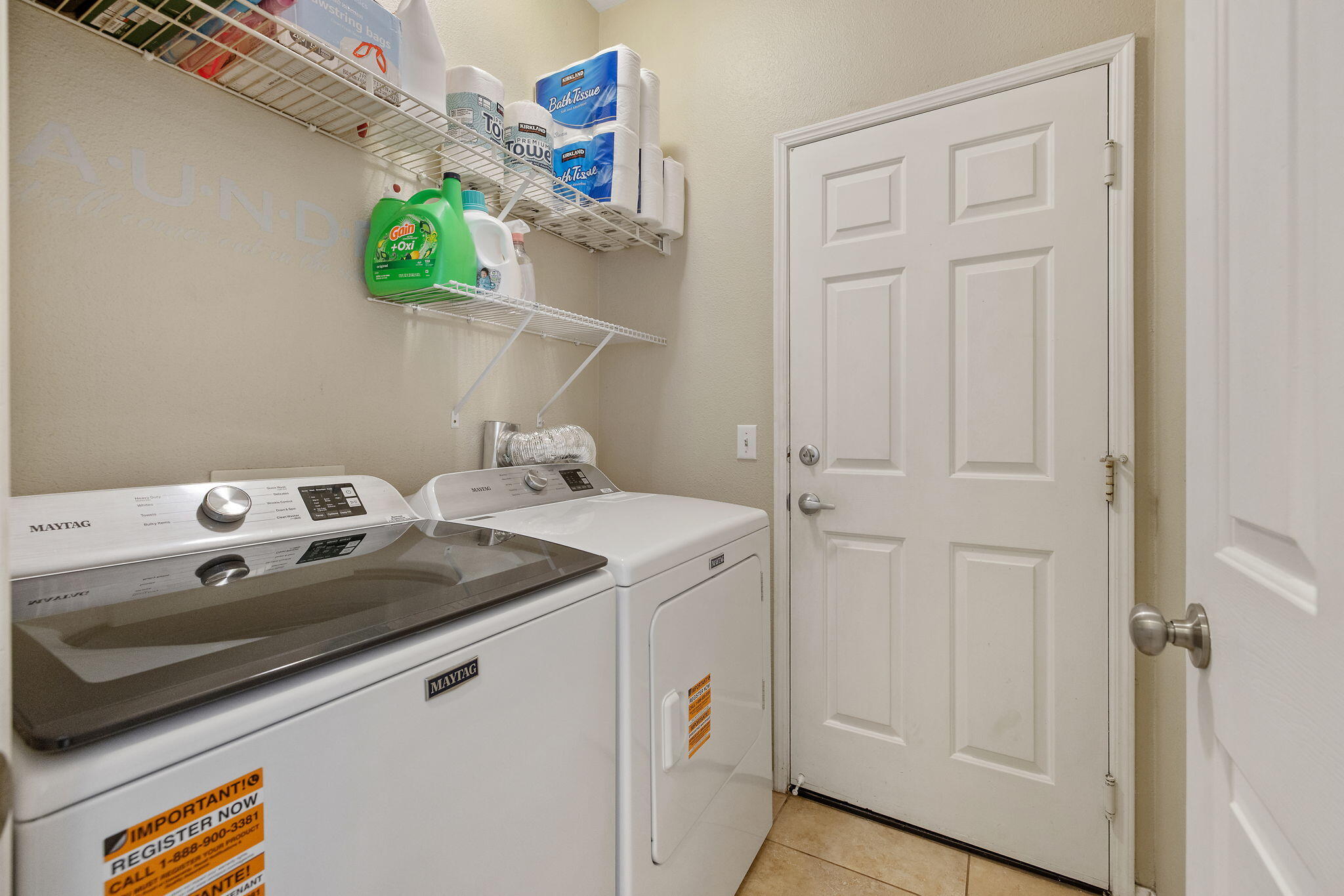 990 Northstar Dr, Hanford, CA 93230