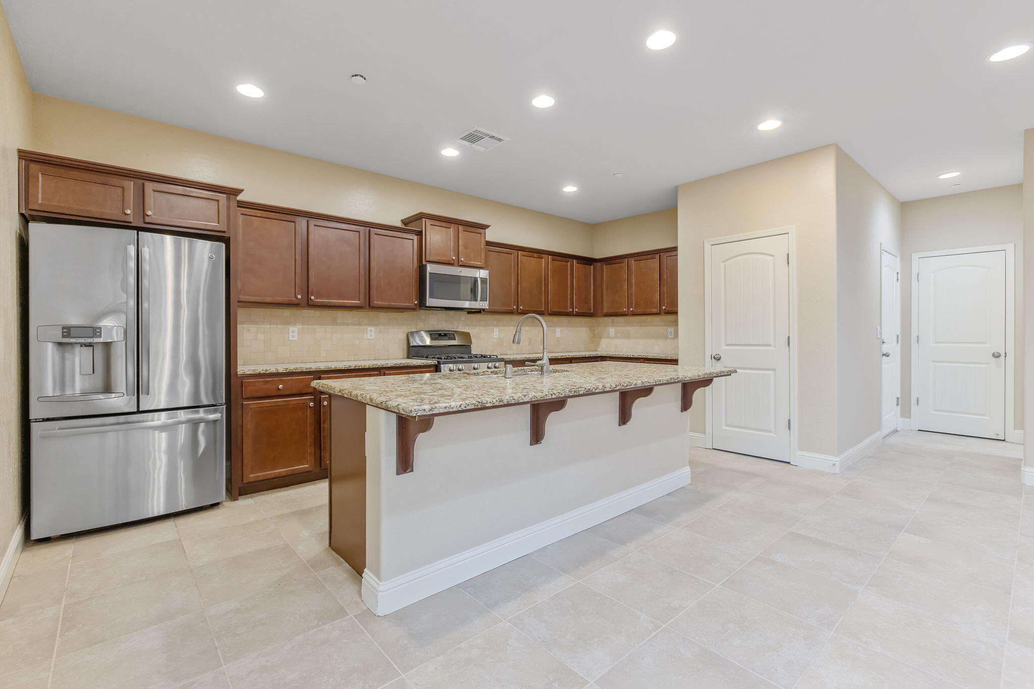 1923 W Humboldt Dr, Hanford, CA 93230