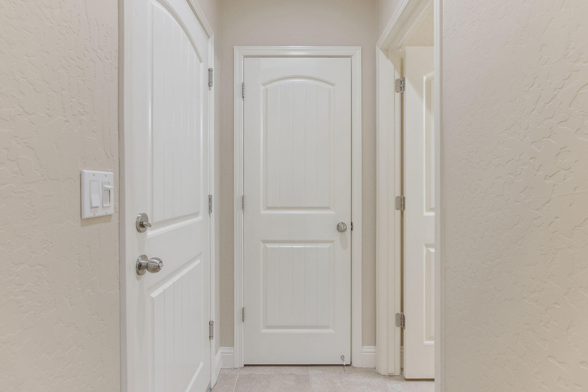 1923 W Humboldt Dr, Hanford, CA 93230