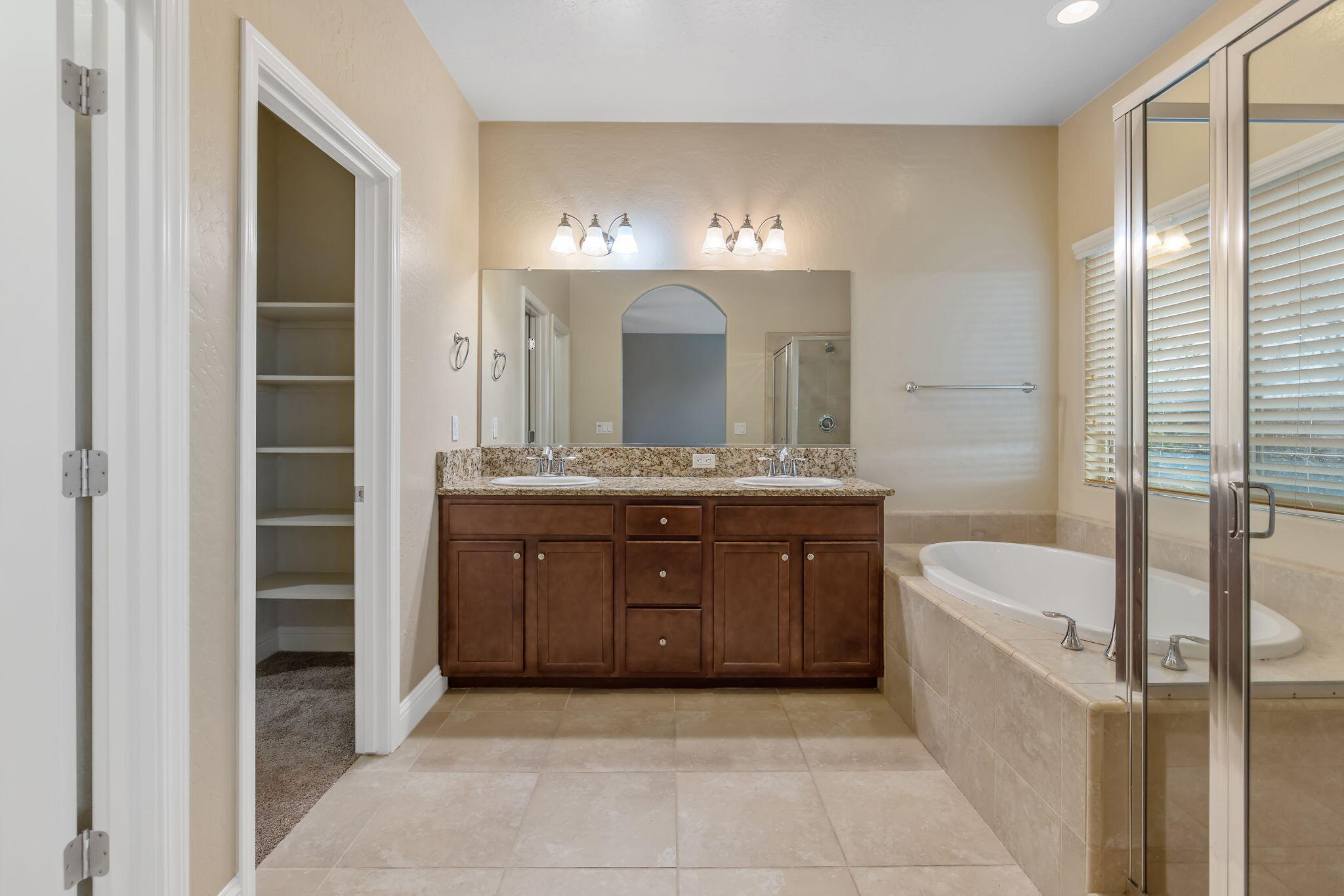 1923 W Humboldt Dr, Hanford, CA 93230