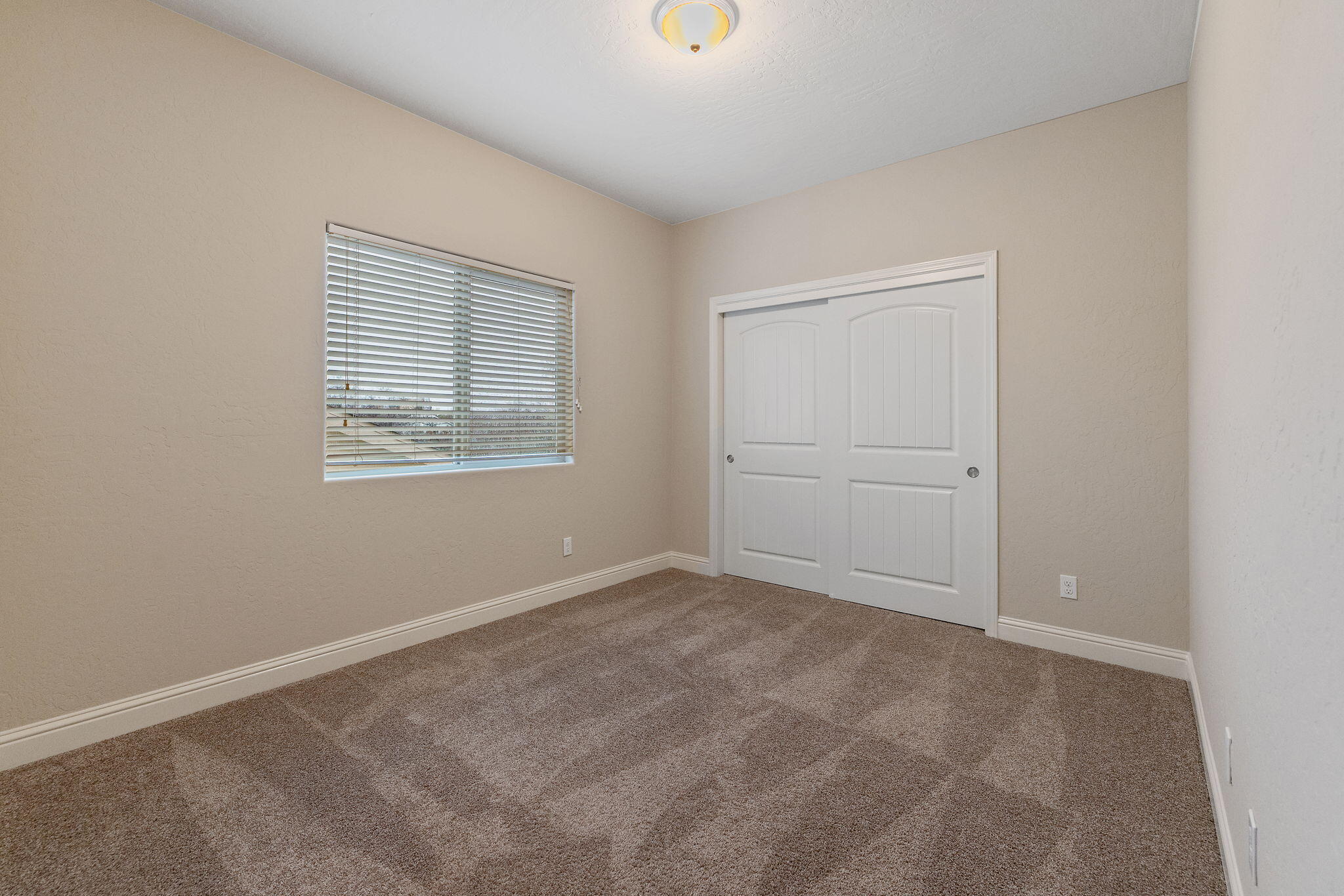 1923 W Humboldt Dr, Hanford, CA 93230