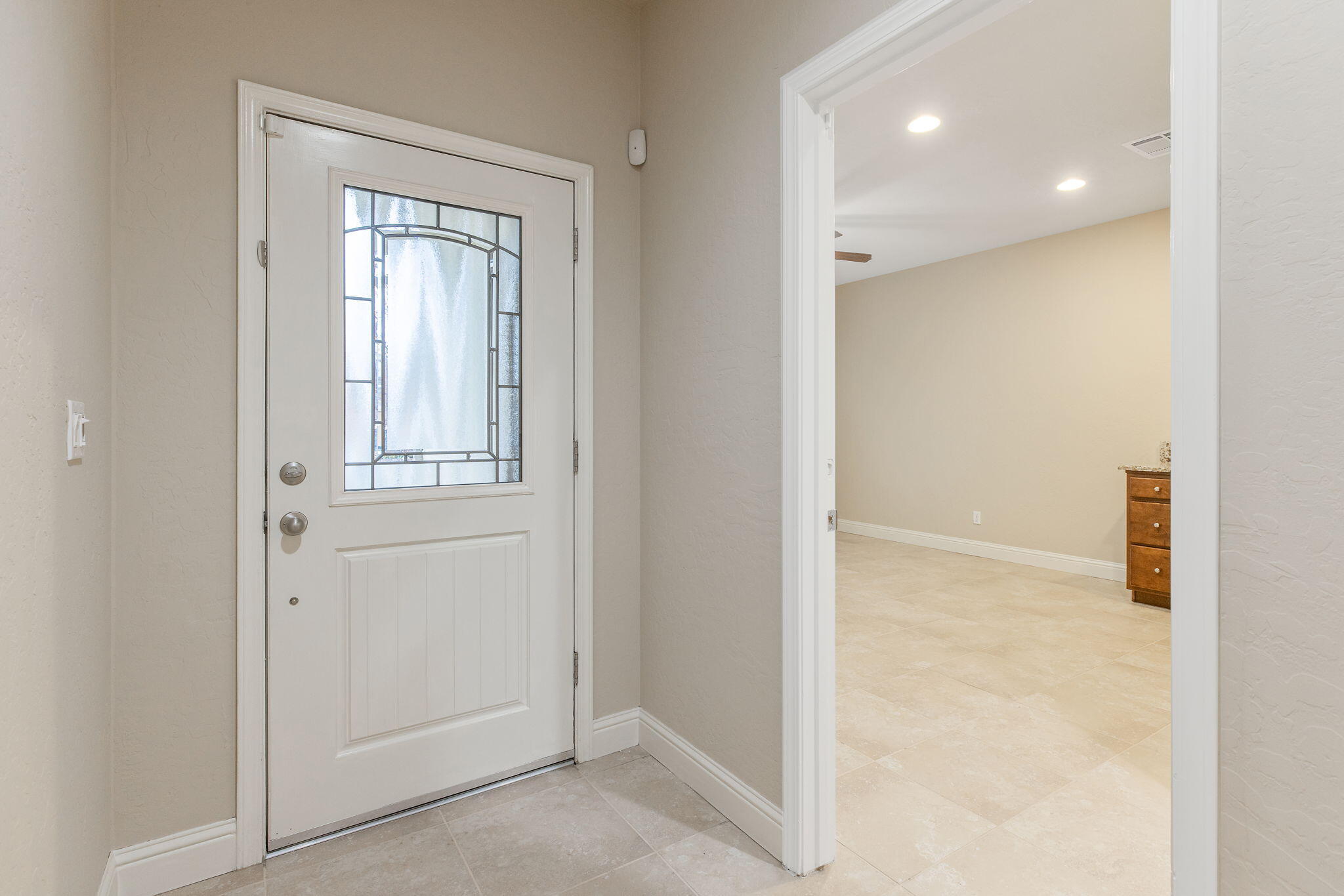 1923 W Humboldt Dr, Hanford, CA 93230