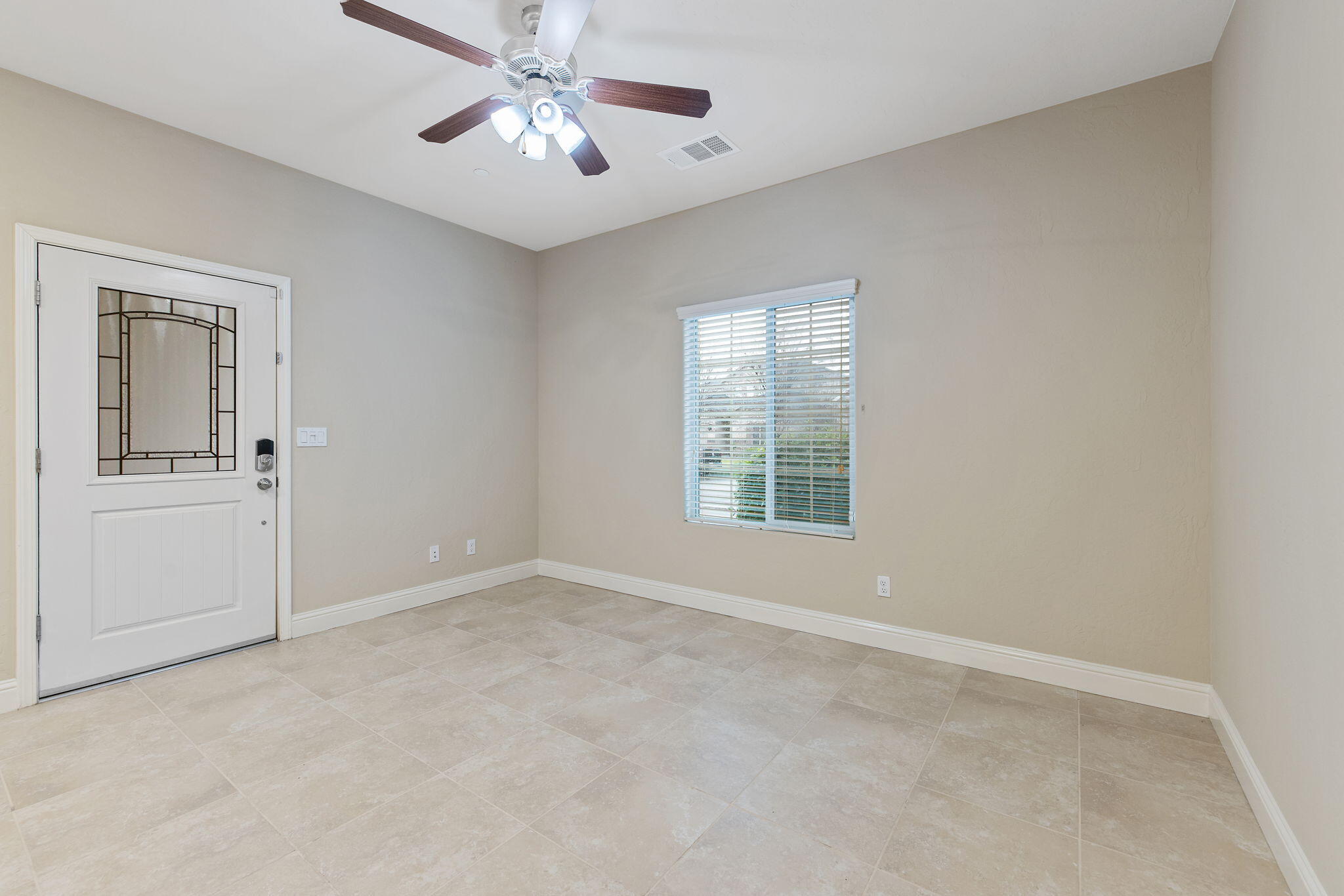 1923 W Humboldt Dr, Hanford, CA 93230