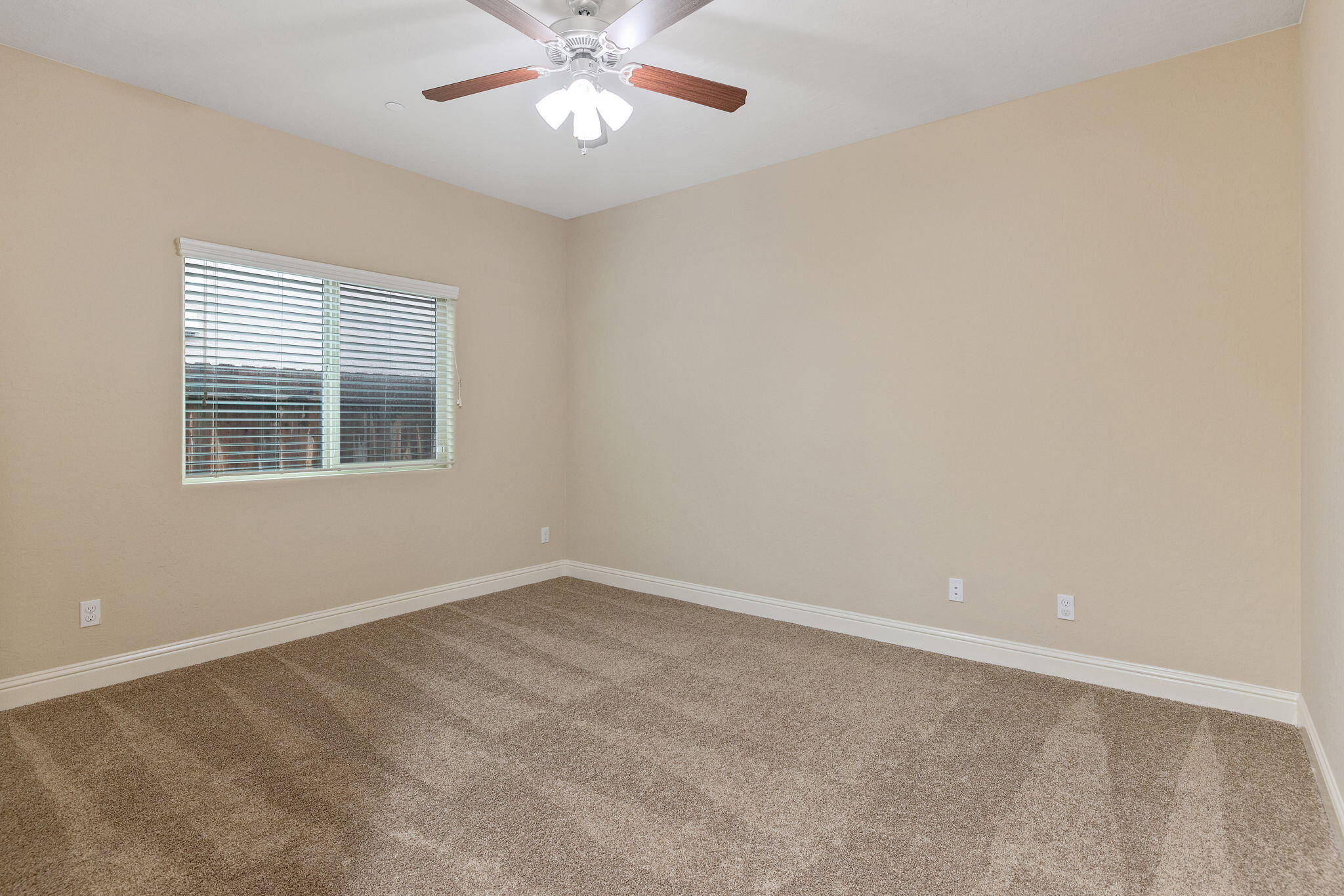 1923 W Humboldt Dr, Hanford, CA 93230