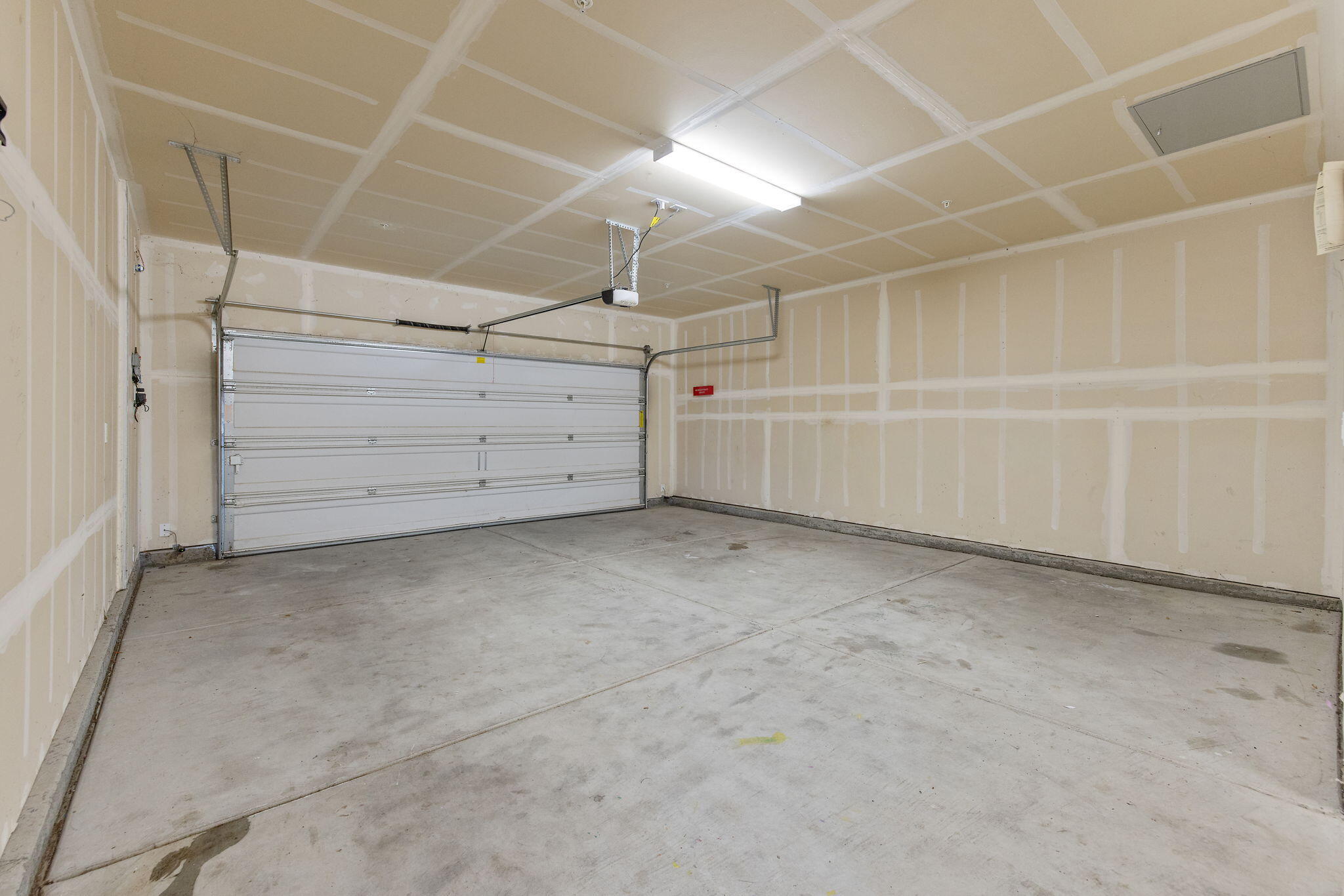 1923 W Humboldt Dr, Hanford, CA 93230