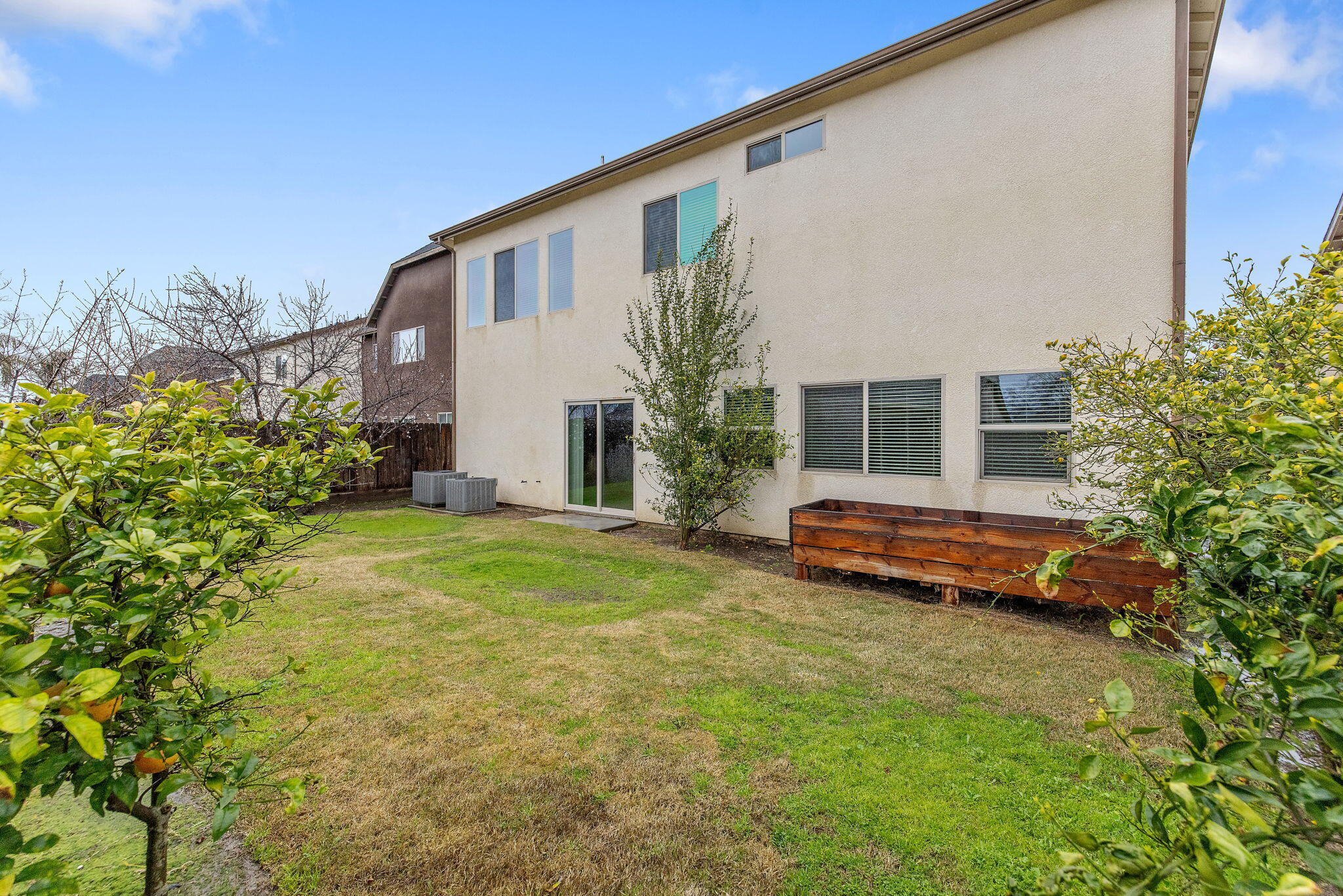 1923 W Humboldt Dr, Hanford, CA 93230