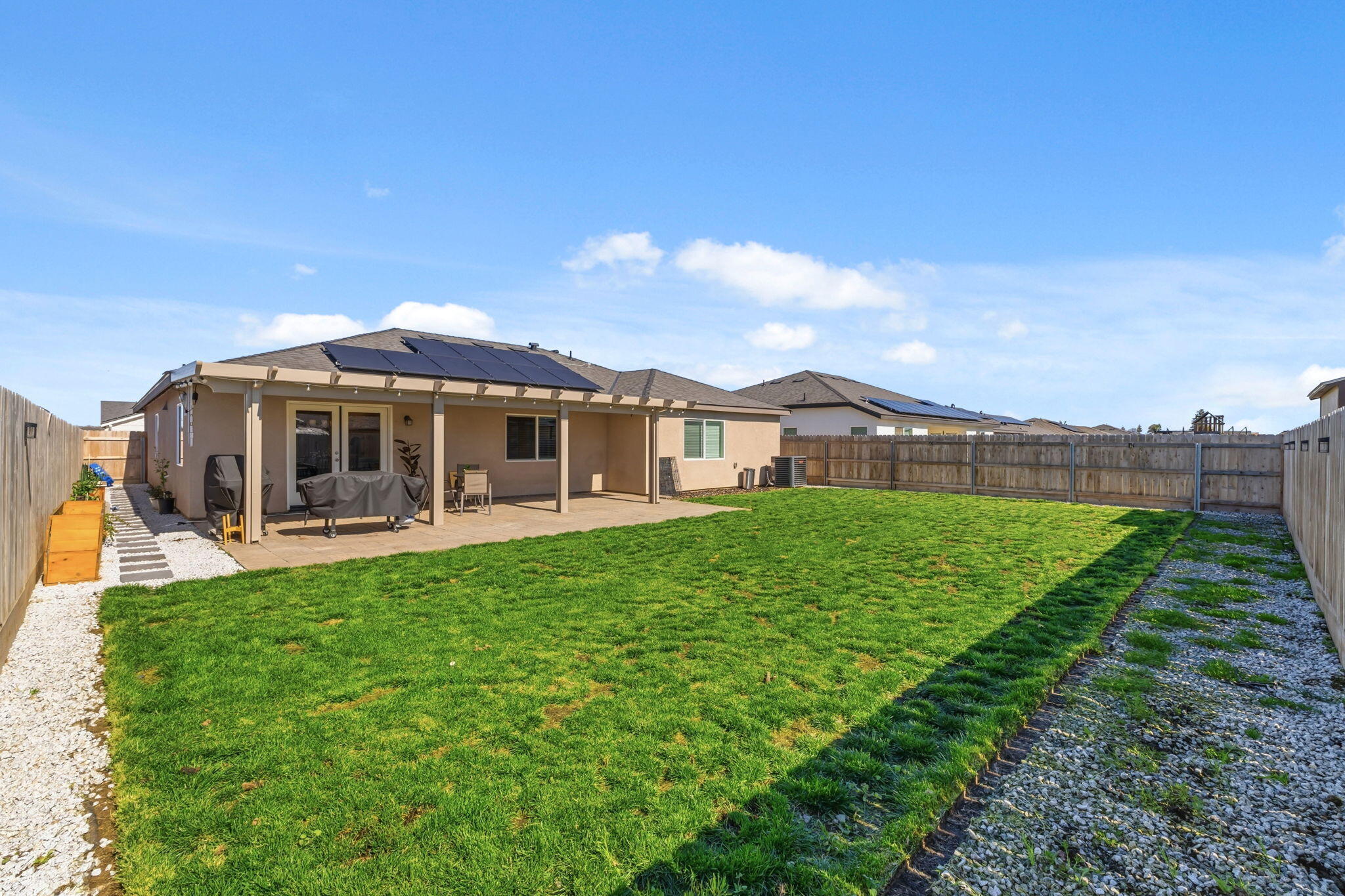 2131 W Ambassador Way, Hanford, CA 93230