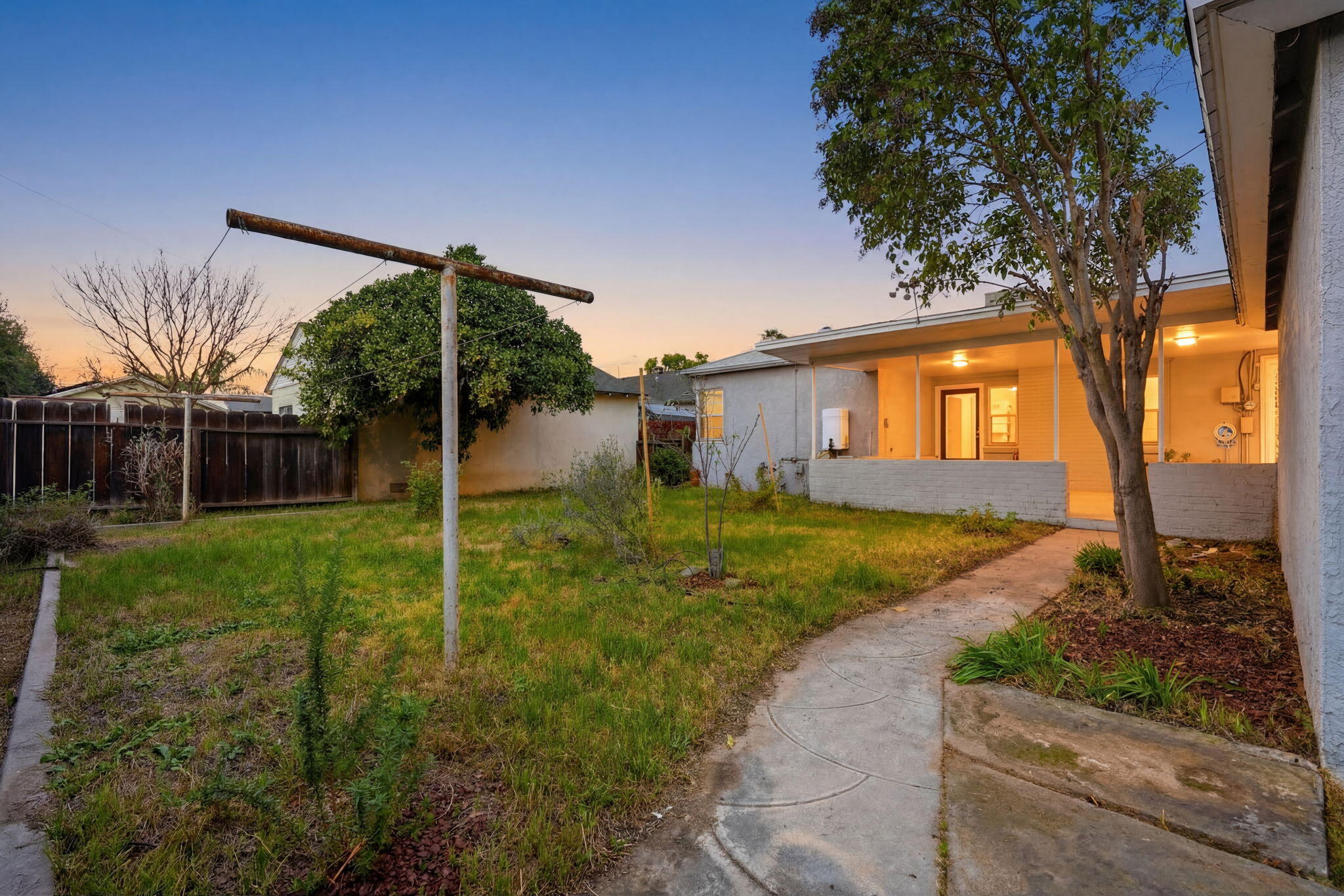 1647 N Harrison Ave, Fresno, CA 93704