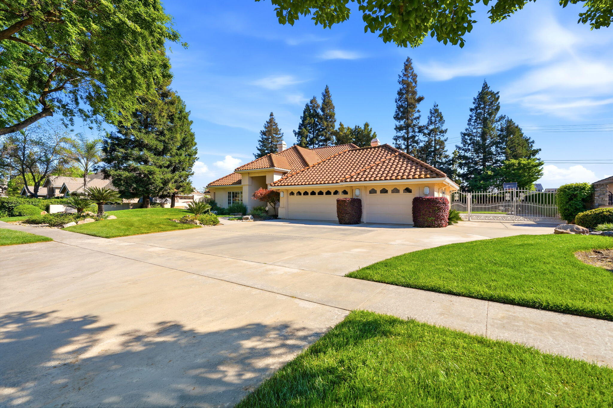 3403 E Vassar Ct, Visalia, CA 93292