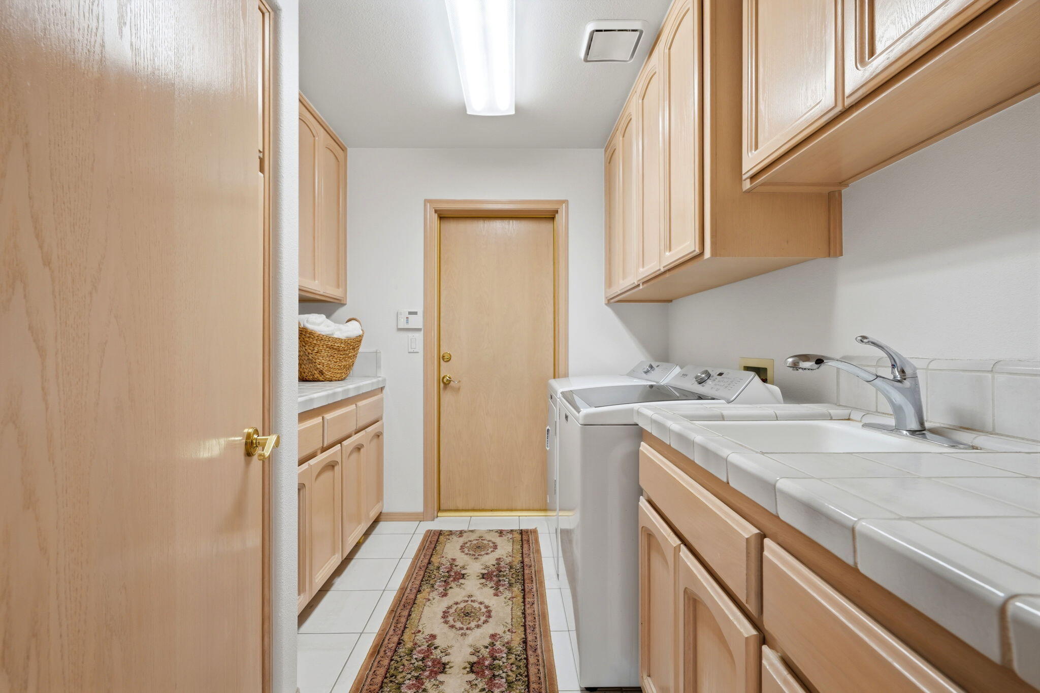 3403 E Vassar Ct, Visalia, CA 93292