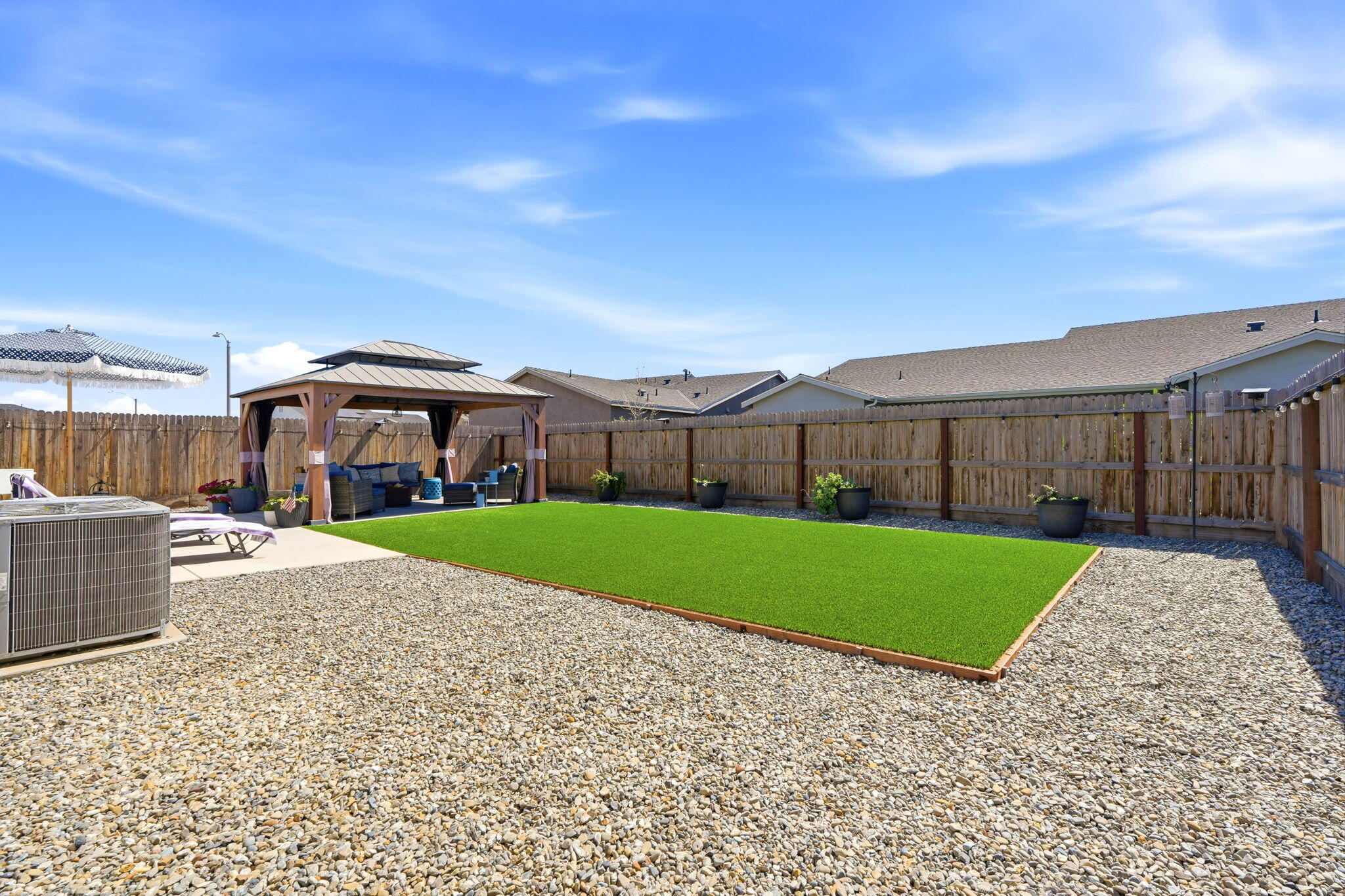 2587 W Heather Ln, Hanford, CA 93230