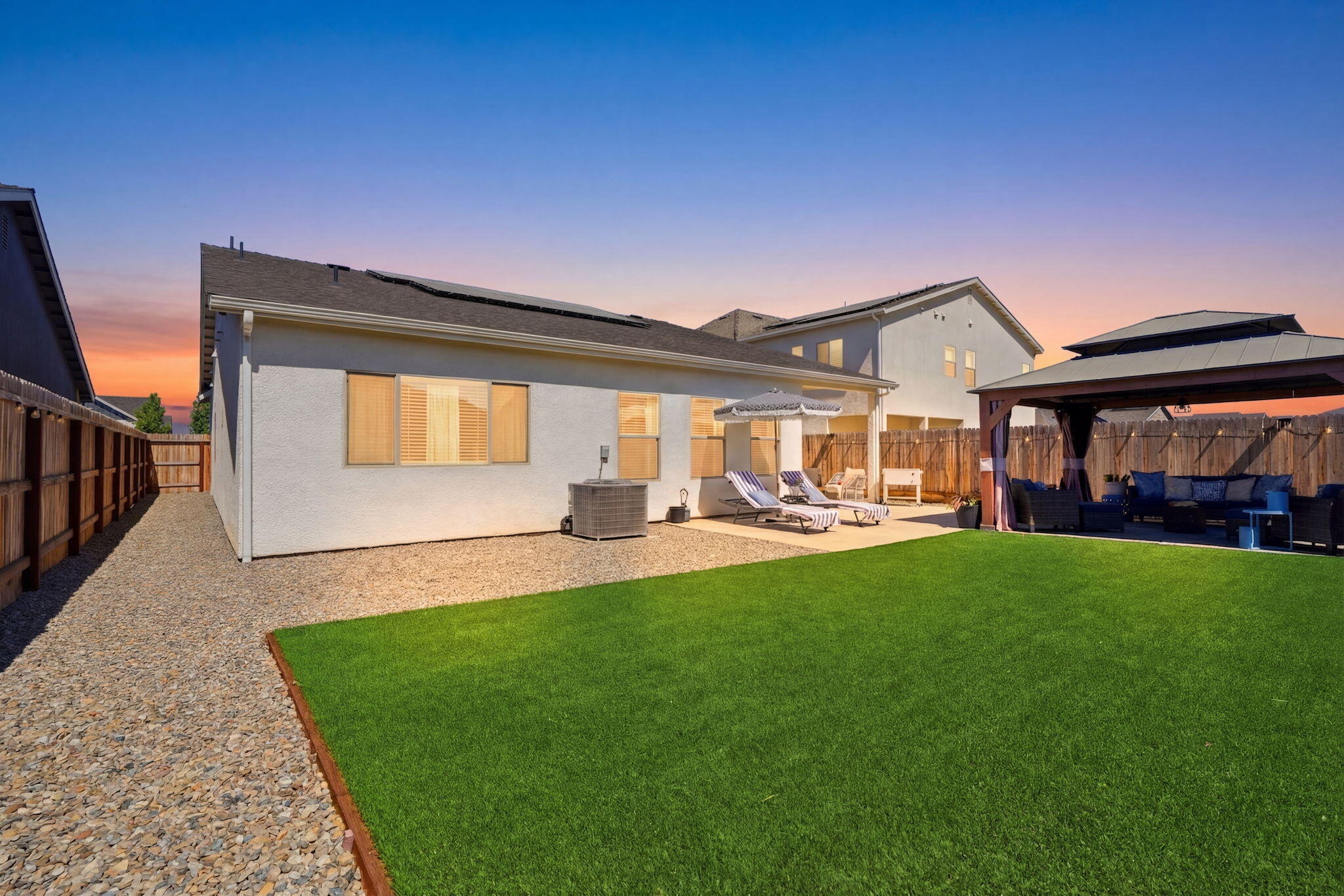 2587 W Heather Ln, Hanford, CA 93230