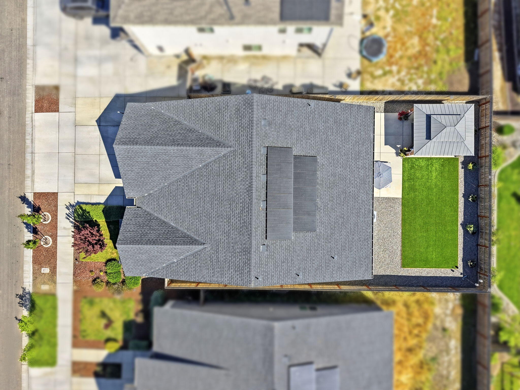 2587 W Heather Ln, Hanford, CA 93230