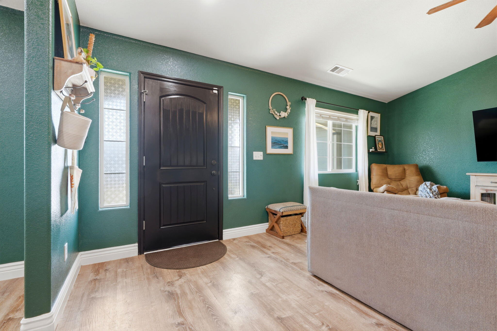 2258 Kirch Flat Ave, Tulare, CA 93274