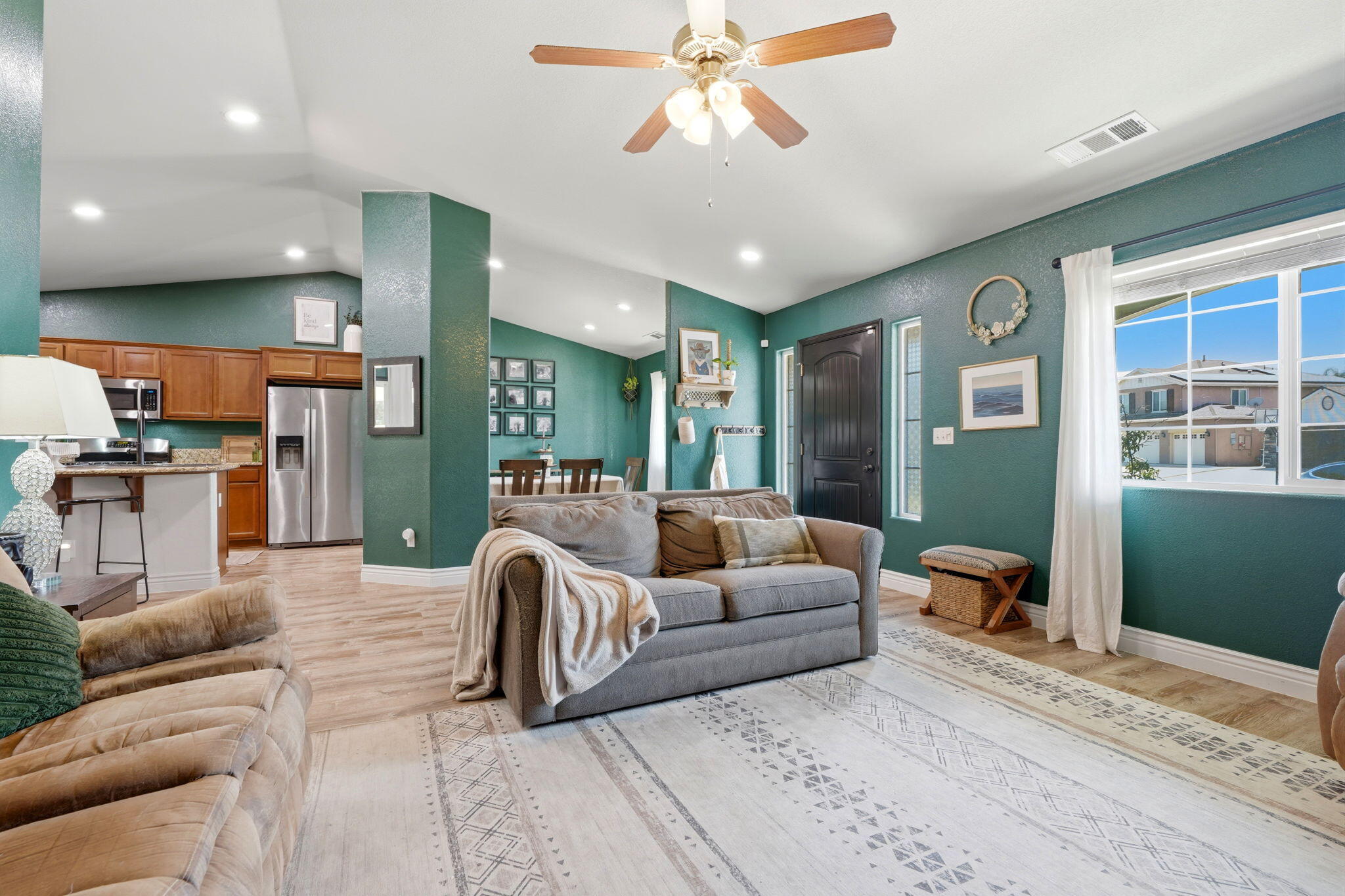 2258 Kirch Flat Ave, Tulare, CA 93274