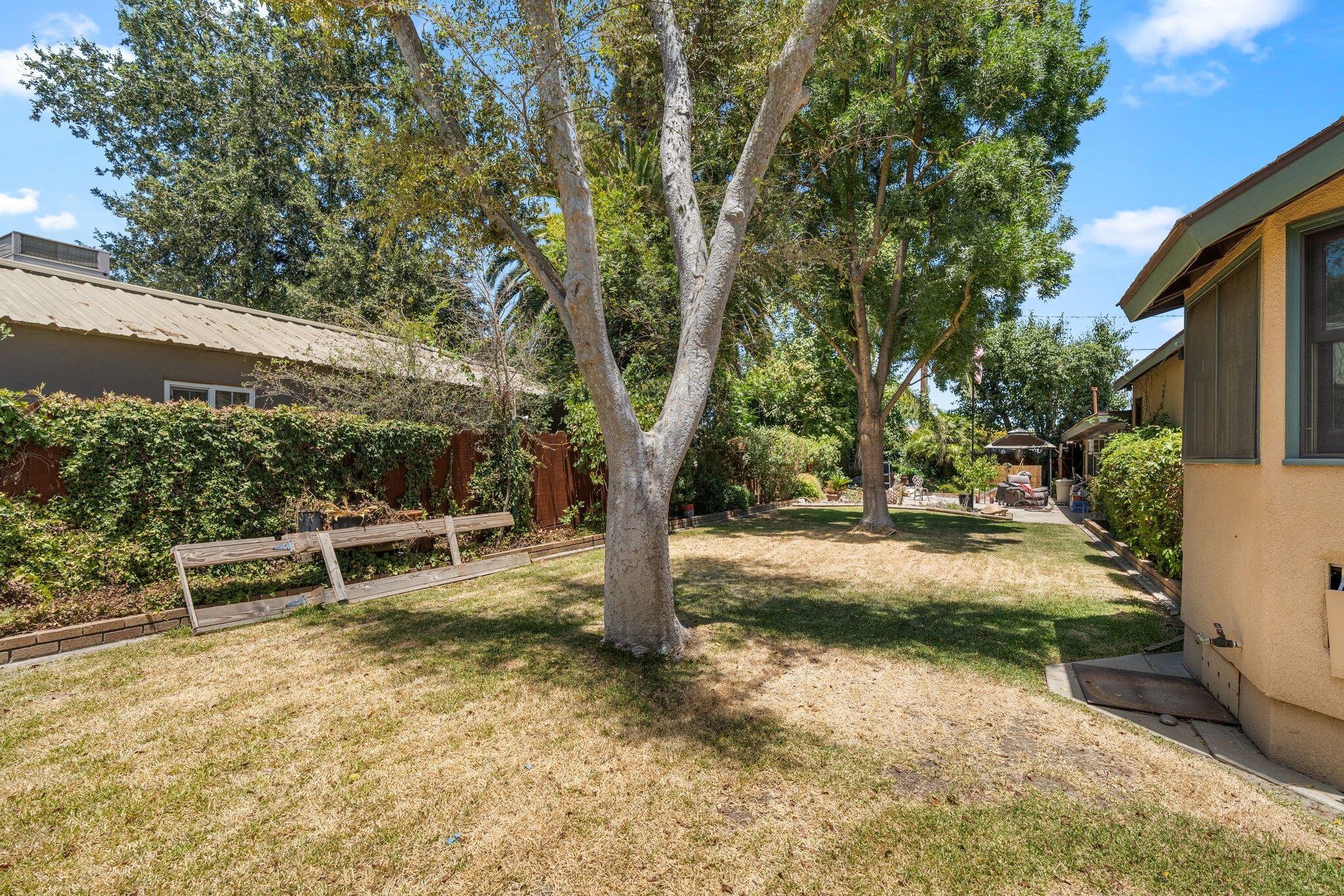 202 W Terrace Dr, Hanford, CA 93230