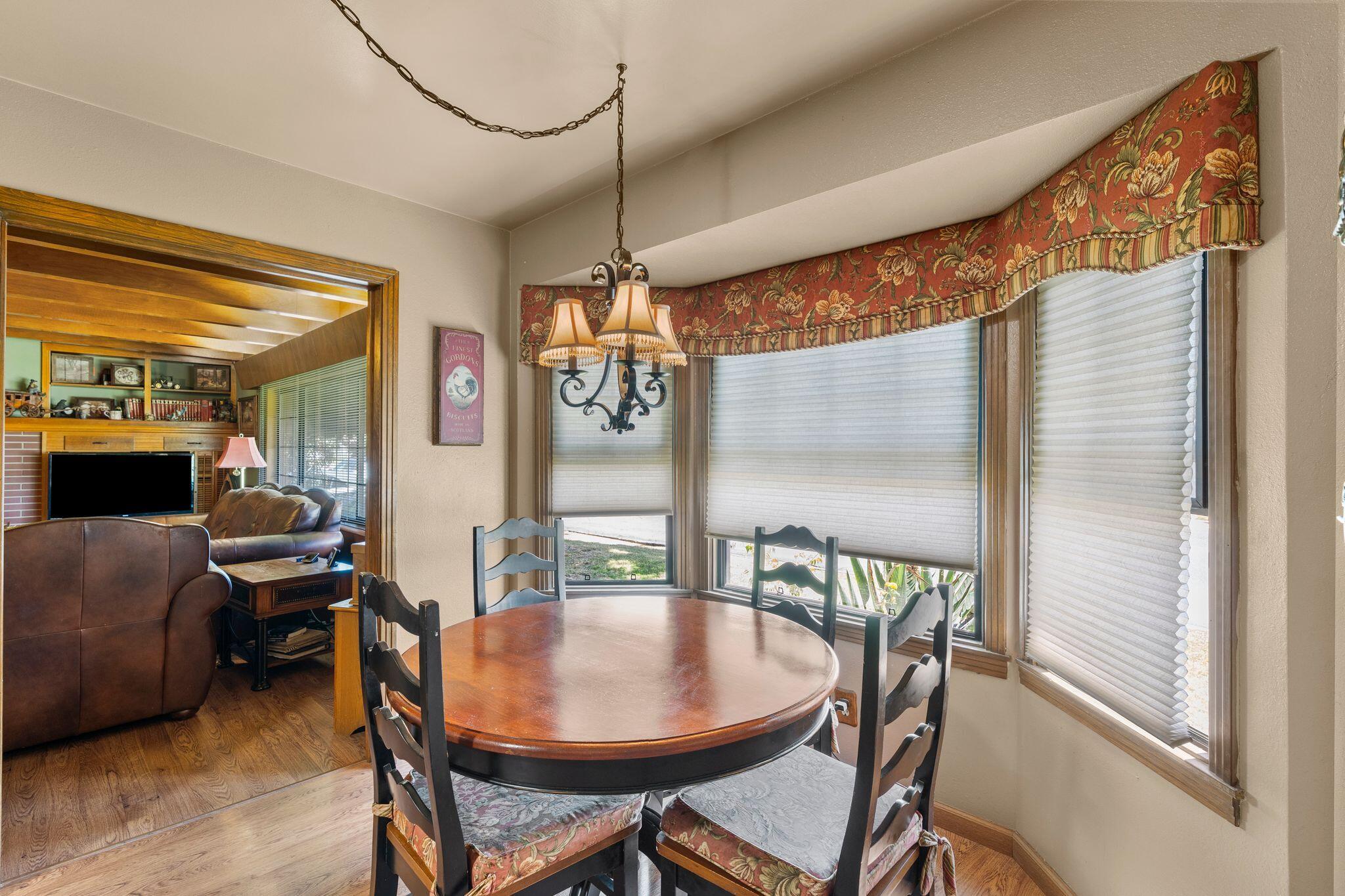 202 W Terrace Dr, Hanford, CA 93230