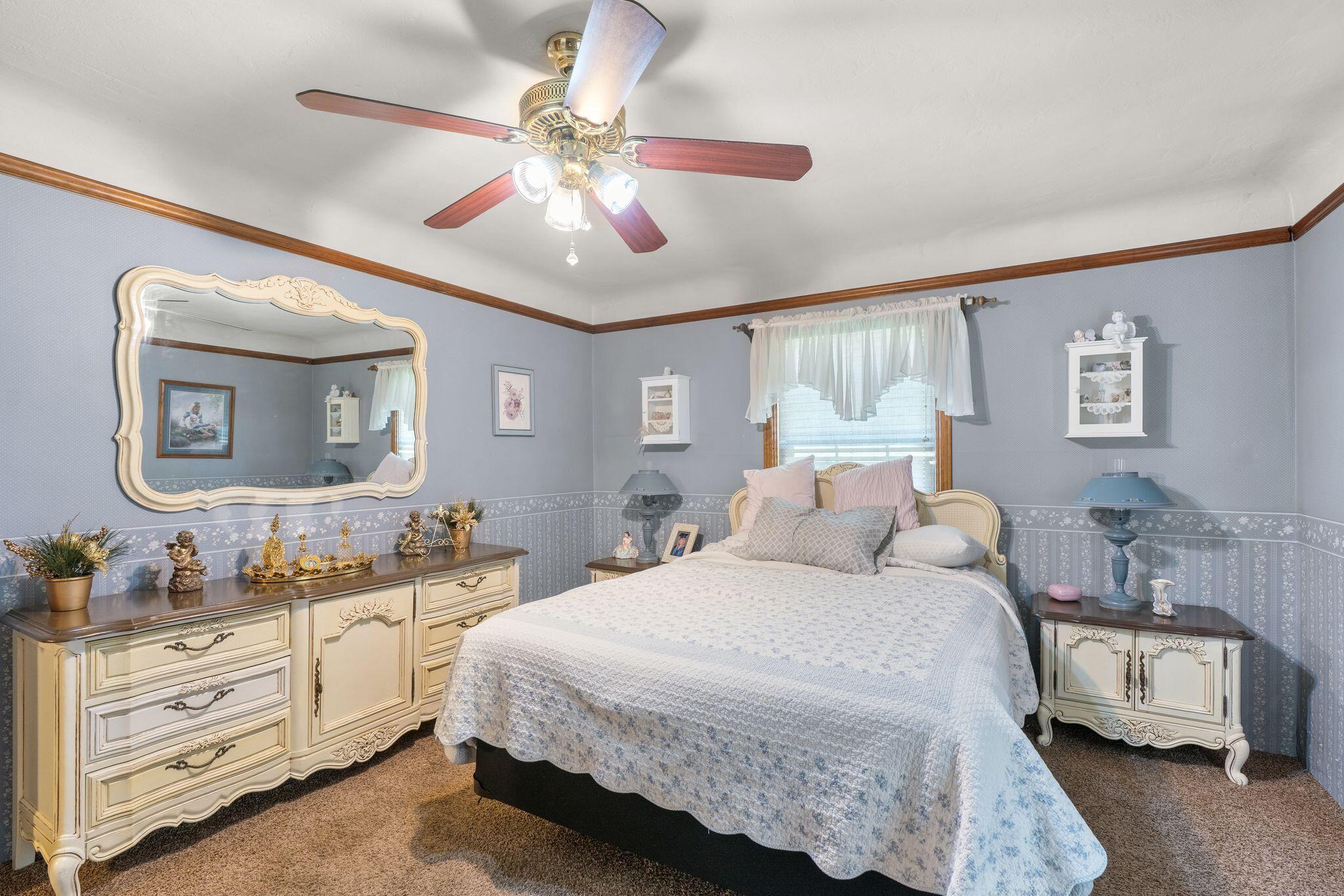 202 W Terrace Dr, Hanford, CA 93230