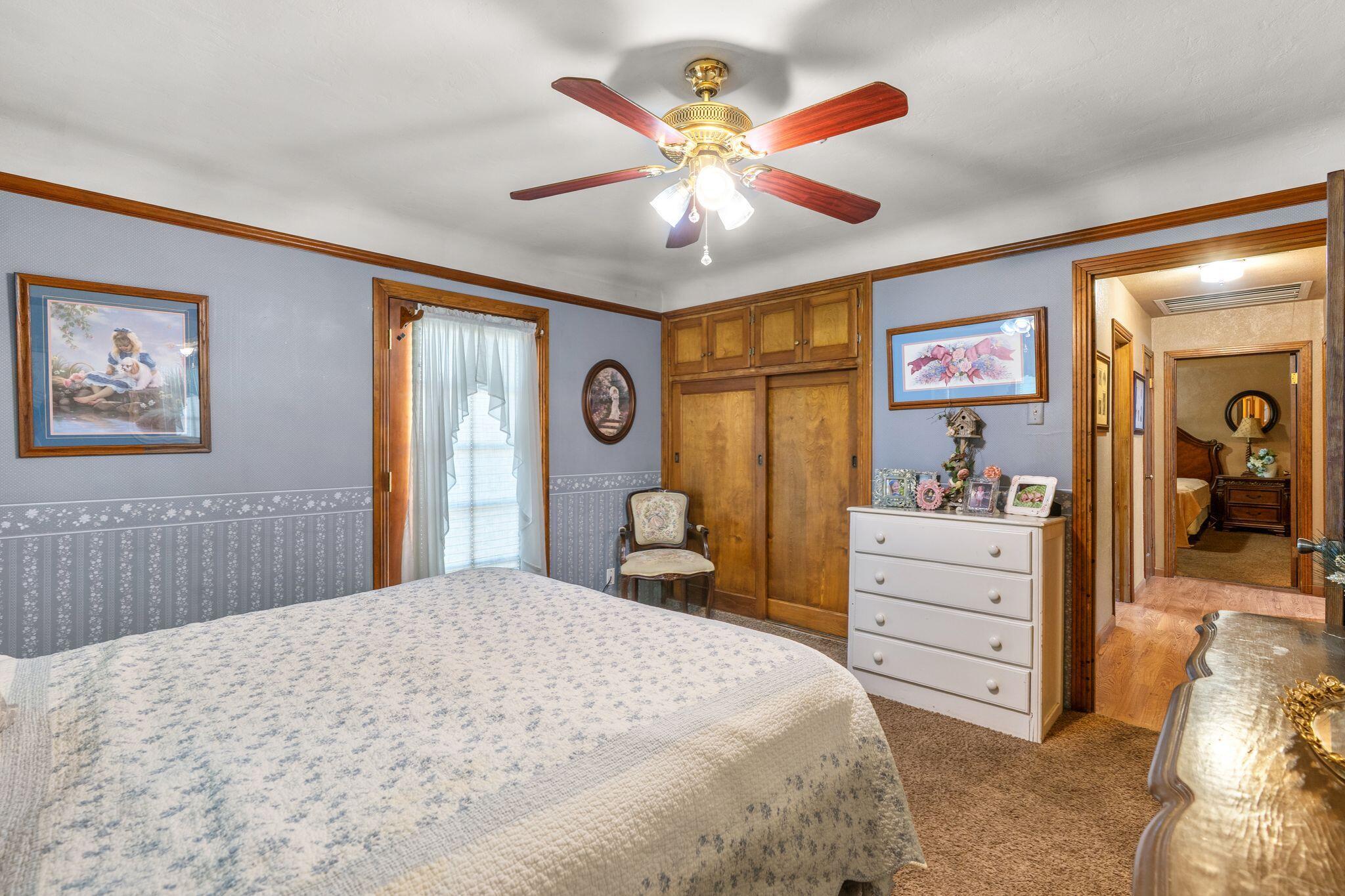 202 W Terrace Dr, Hanford, CA 93230