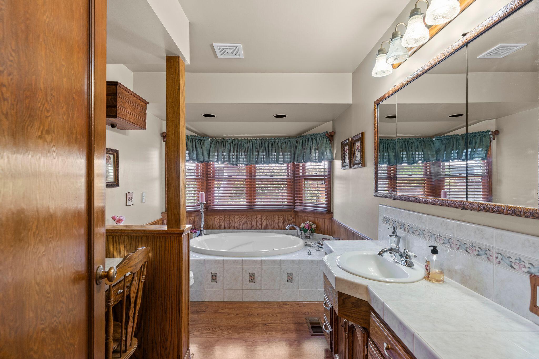 202 W Terrace Dr, Hanford, CA 93230