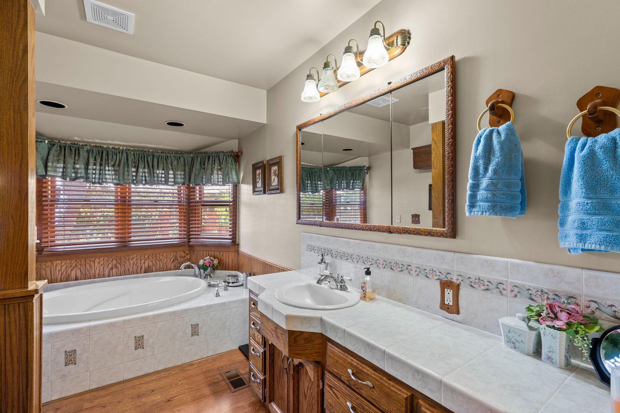 202 W Terrace Dr, Hanford, CA 93230